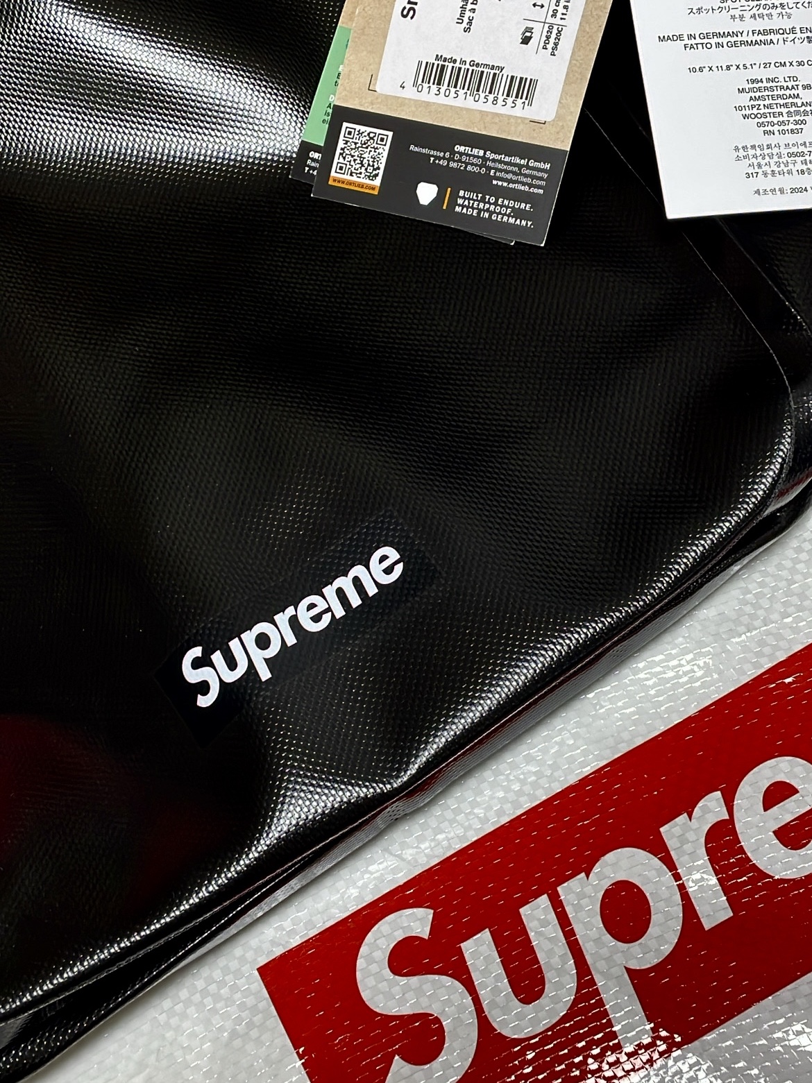 Nike Air Force 1 '07 WB Flax, Supreme x Ortlieb Small Messenger Bag Black - 24SS 착용 스타일 - 3