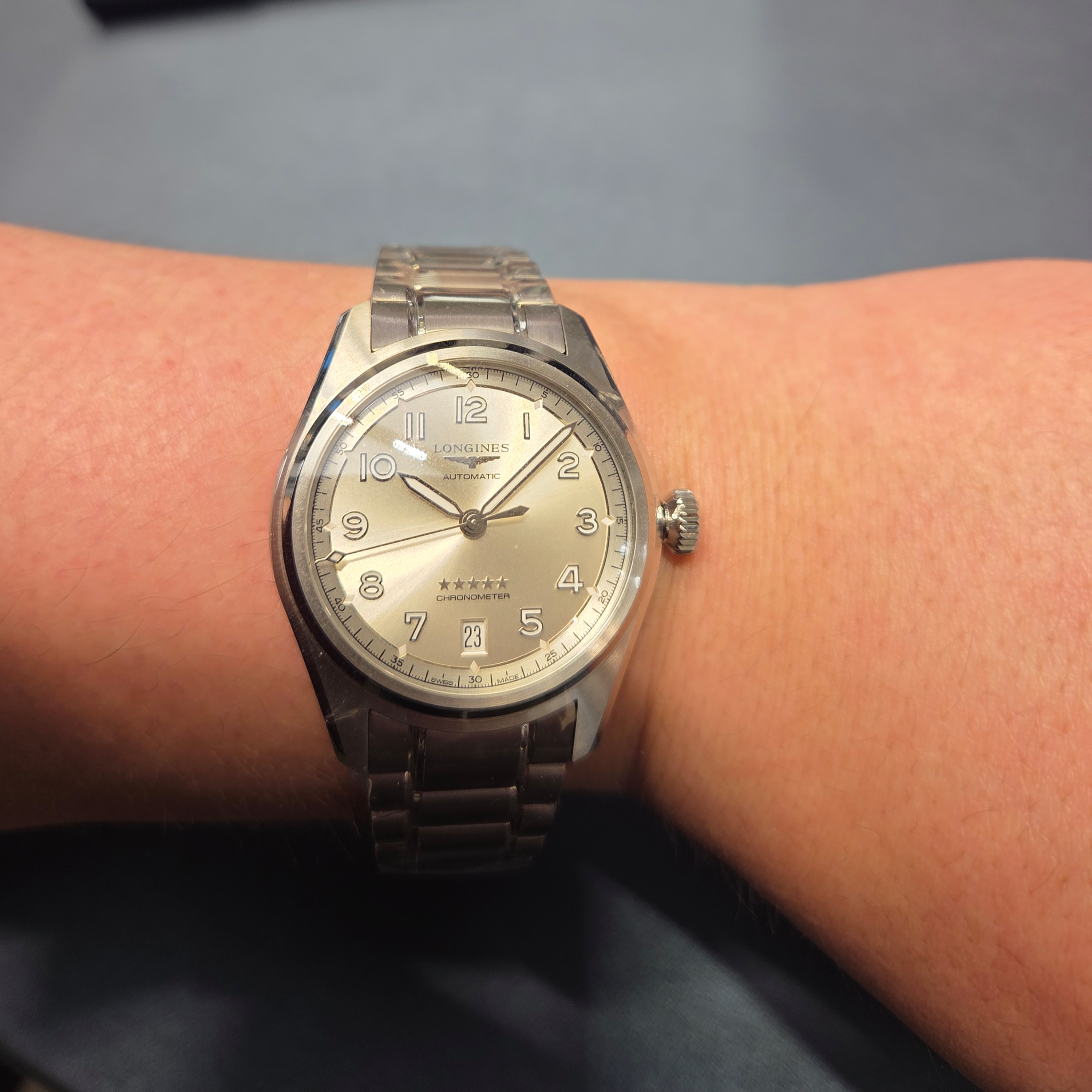 Longines Spirit Automatic 37mm Stainless Steel Champagne 착용 스타일