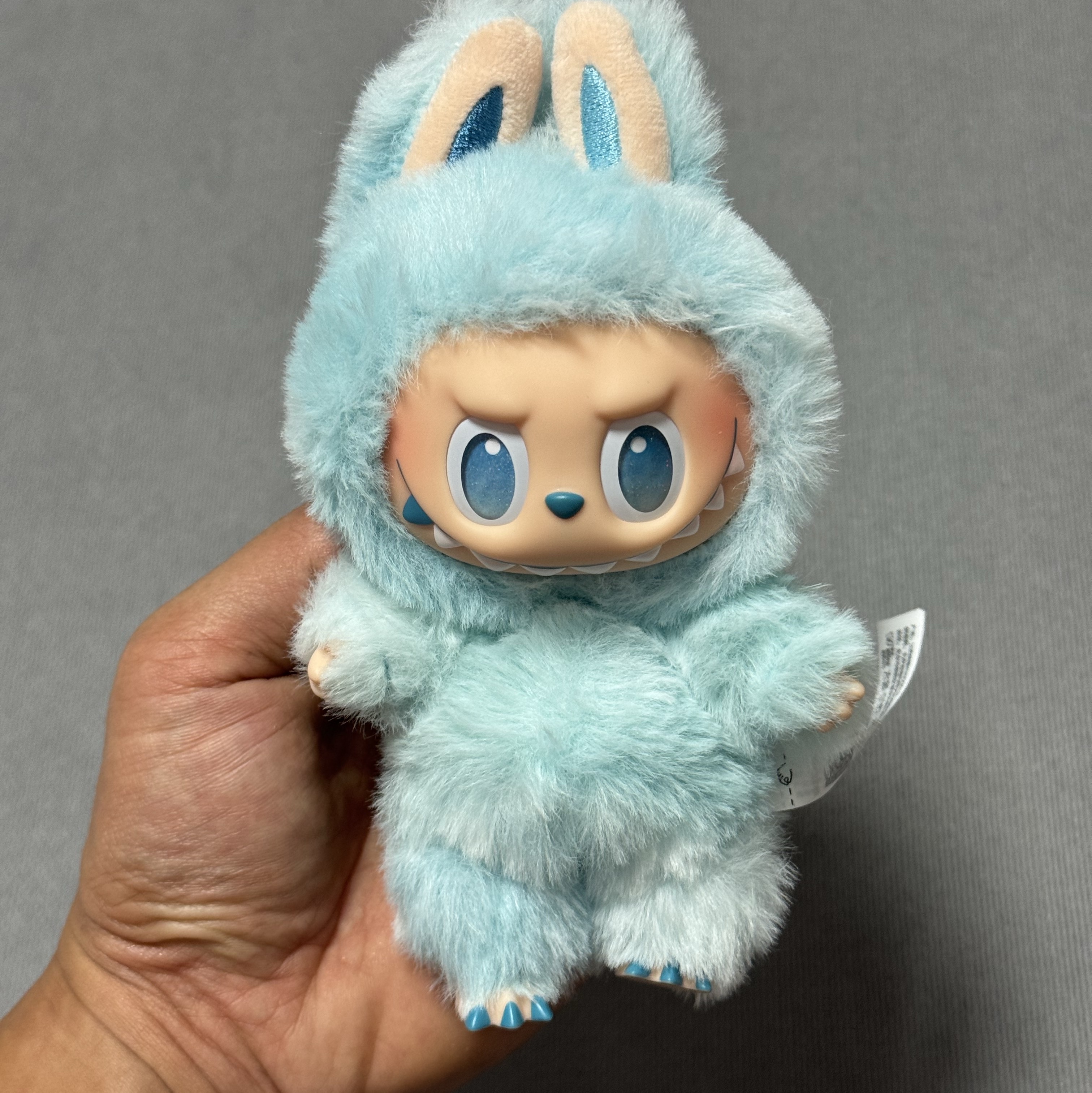 Pop Mart Labubu The Monsters Highlight Series Hope Keyring (Opened Case) 착용 스타일