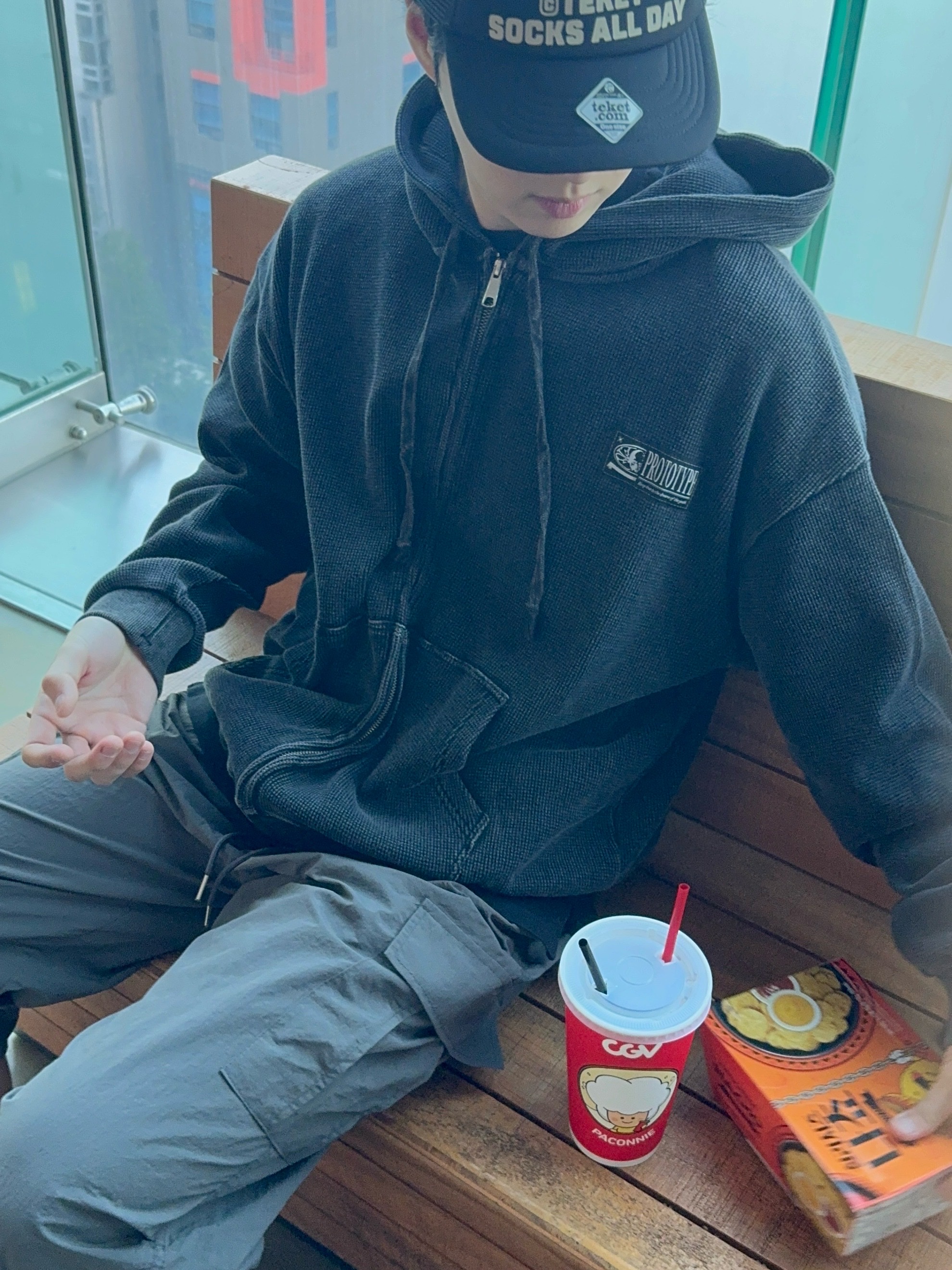 [더블적립] ETCE Gear Label Hoodie Zip Up Charcoal 착용 스타일 - 4