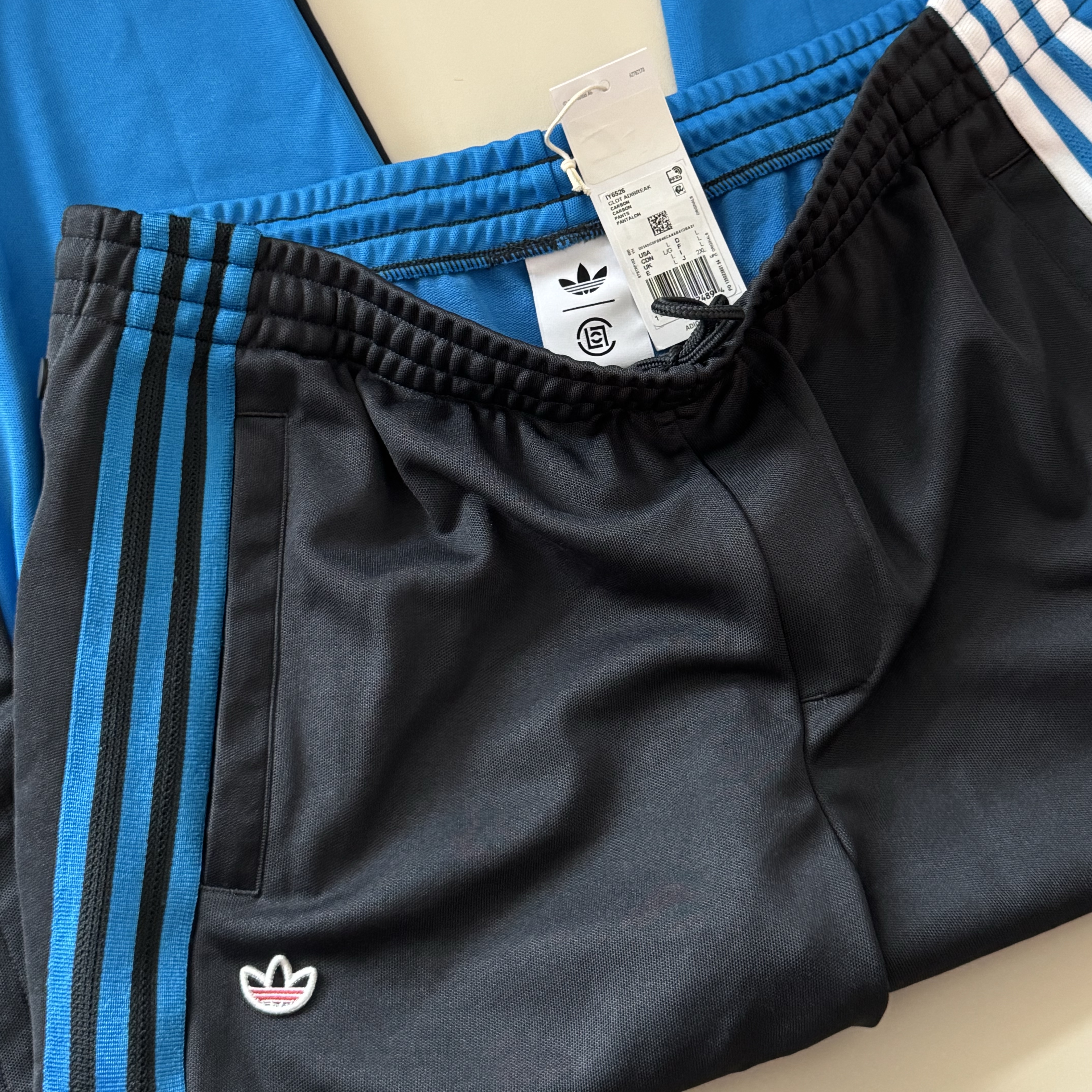 Adidas x Clot Adibreak Pants Carbon - US Sizing 착용 스타일 - 2