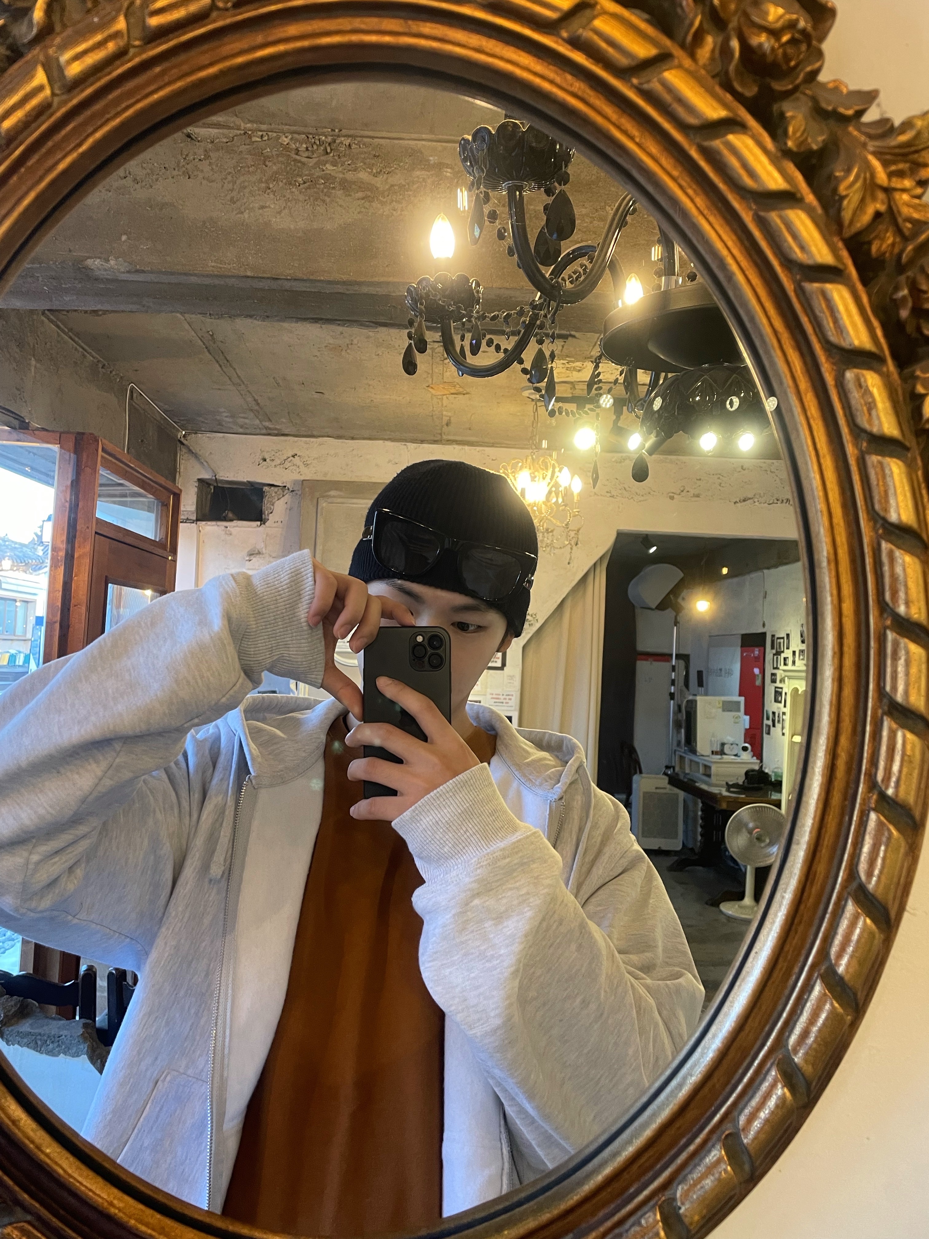 Stussy Basic Stussy Zip Hoodie Ash Heather, Gentle Monster x Maison Margiela MM008 Black Clear 착용 스타일 - 1