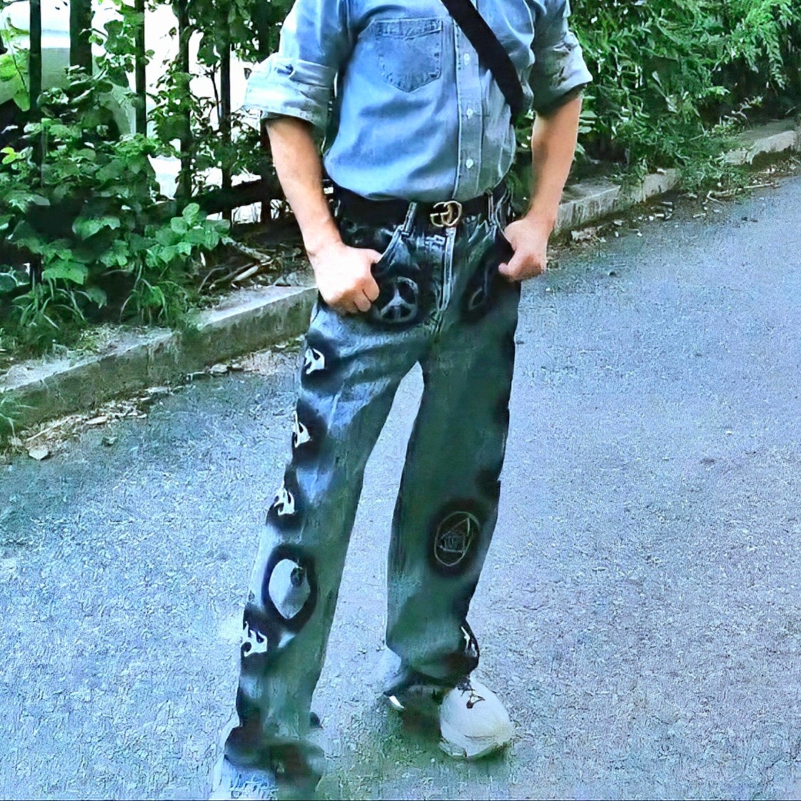 Stussy x Dries Van Noten Hand Stencilled Jean Washed Blue, Gucci GG Marmont Leather Belt with Double G Buckle Black Brass 착용 스타일 - 1