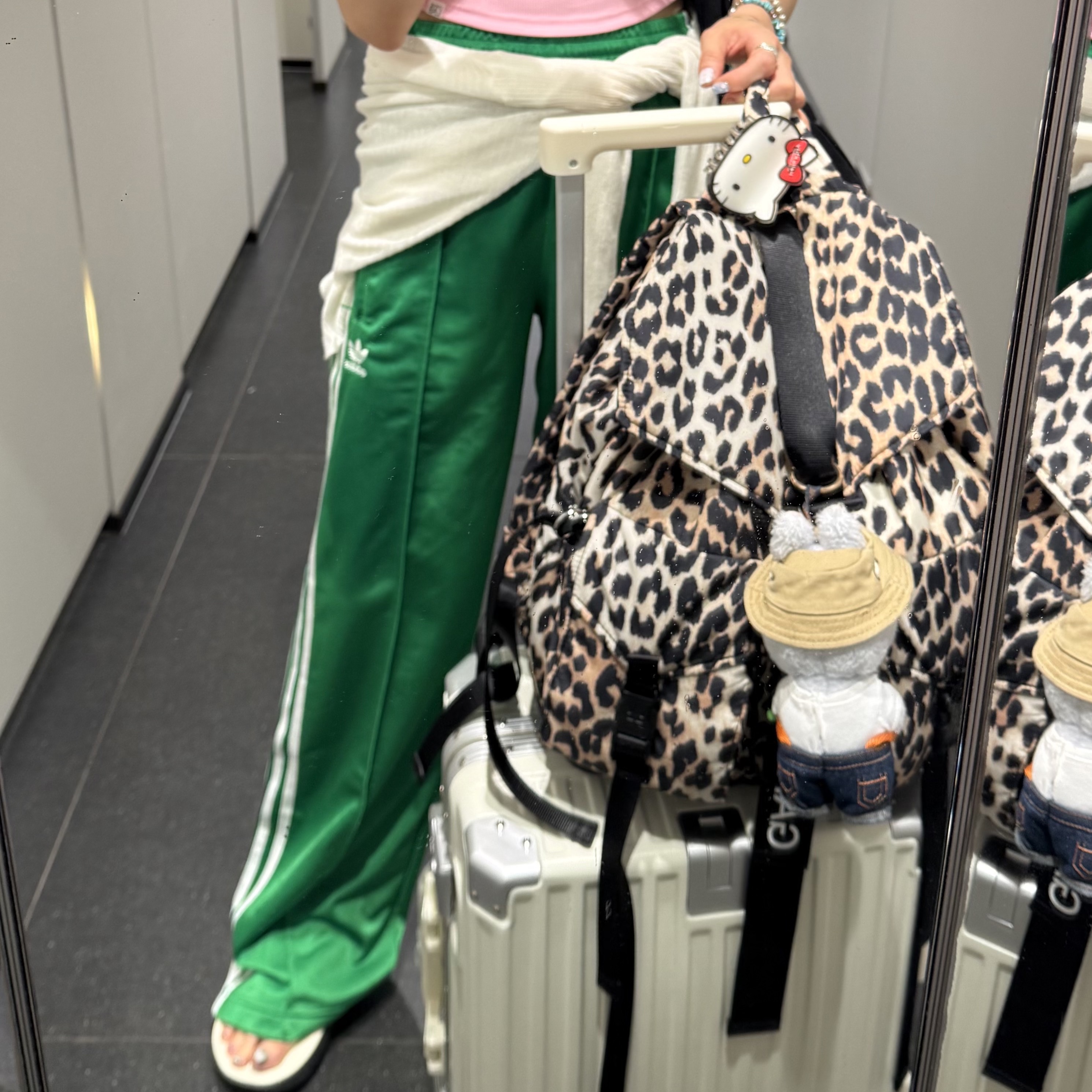 Adidas Adicolor Classics Firebird Track Pants Green - KR Sizing, (W) Ganni Printed Drawstring Backpack Leopard 착용 스타일 - 2