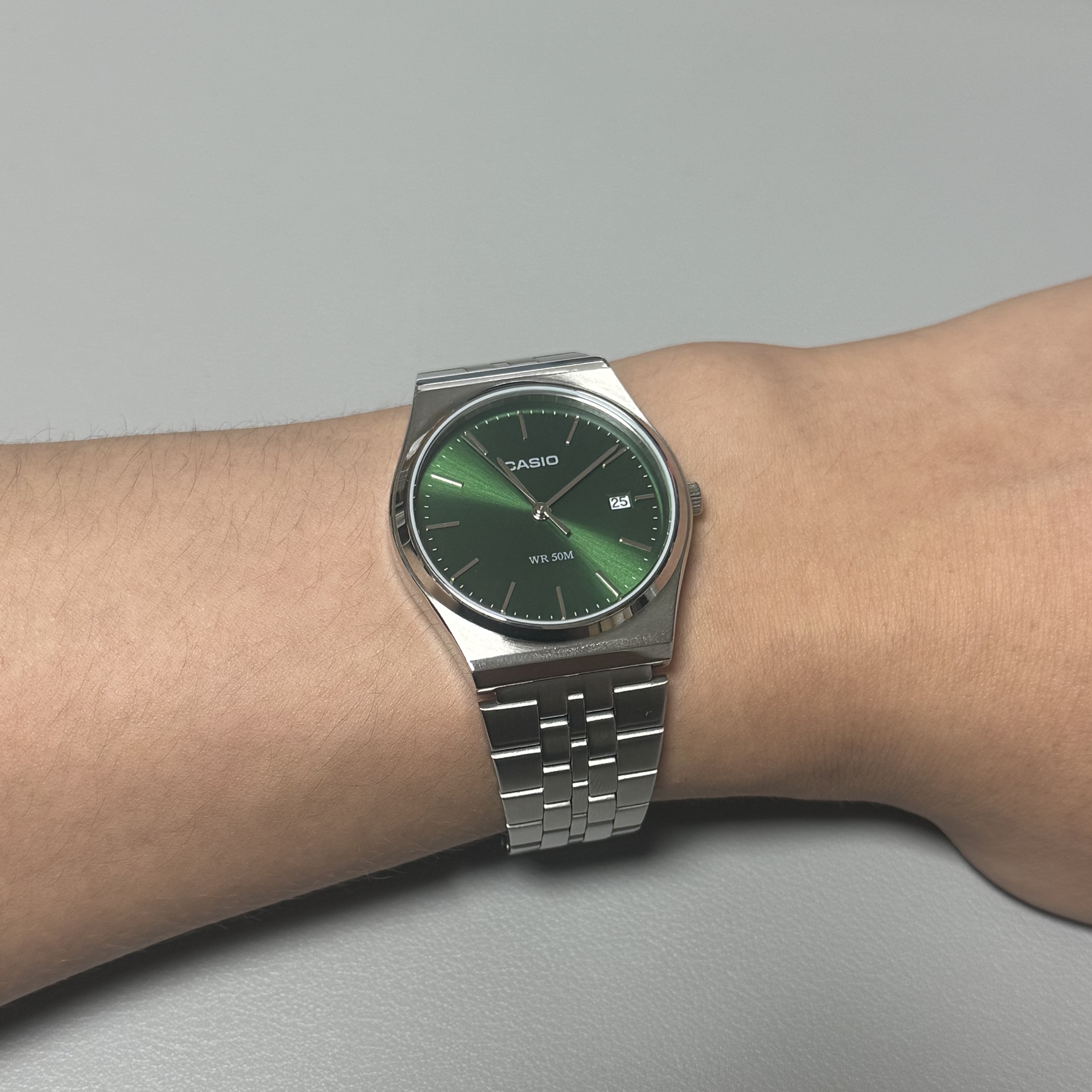 Casio MTP-B145D-3AV 착용 스타일