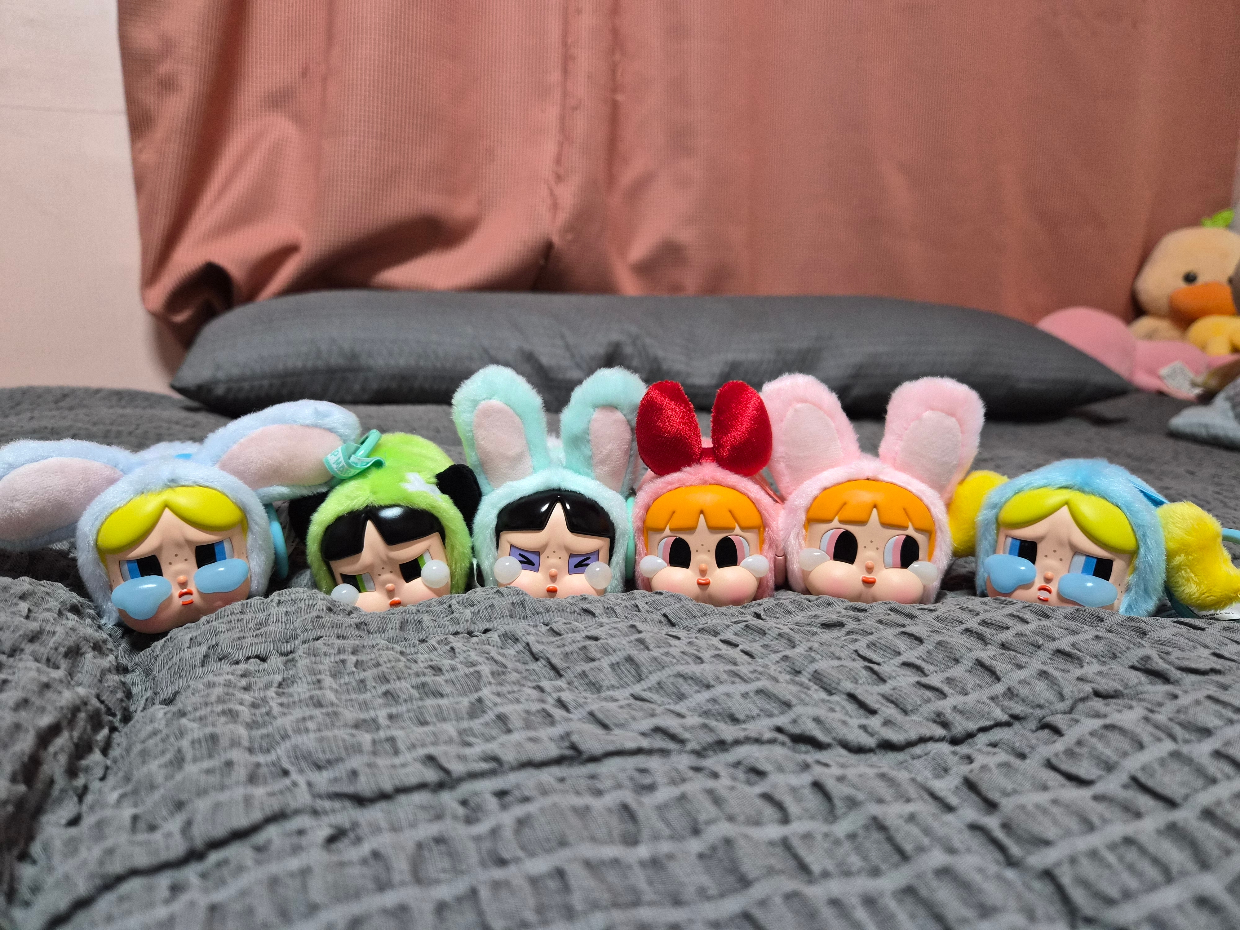 Pop Mart Crybaby x Powerpuff Girls Series Keyring Sealed Case (6 Blind Boxes) 착용 스타일