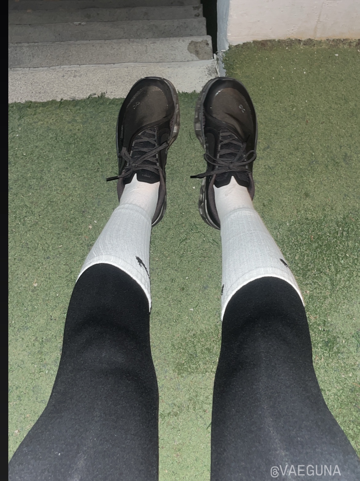 (W) Xexymix V-Up 3D Plus Leggings Black, Nike Everyday Lightweight Training Crew Socks White (3 Pack/Korean Ver.) 착용 스타일 - 2