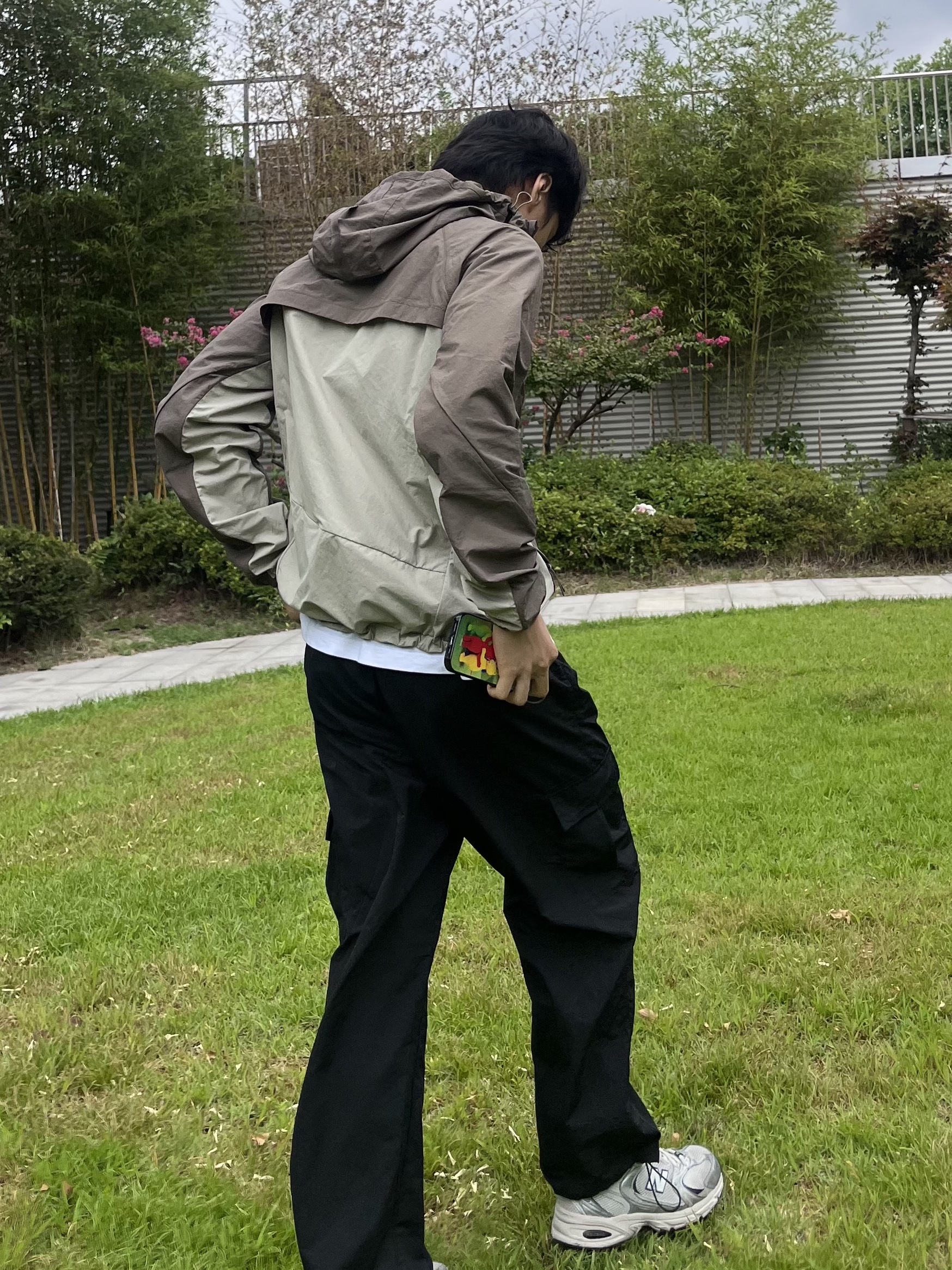 Sansan Gear Alpha Jacket Brown, New Balance 530 Steel Grey 착용 스타일