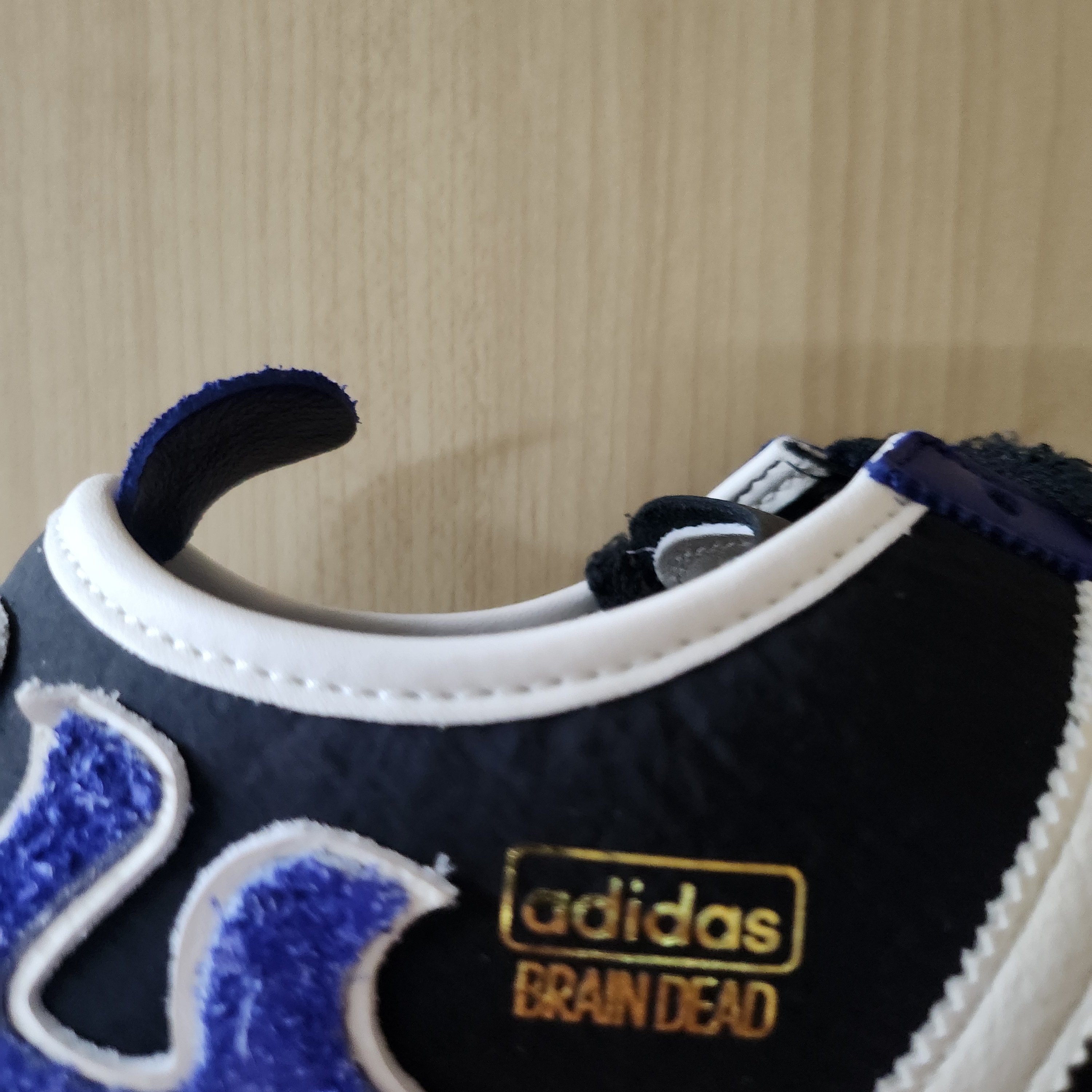 Adidas x Brain Dead Japan Core Black Off White 착용 스타일 - 4