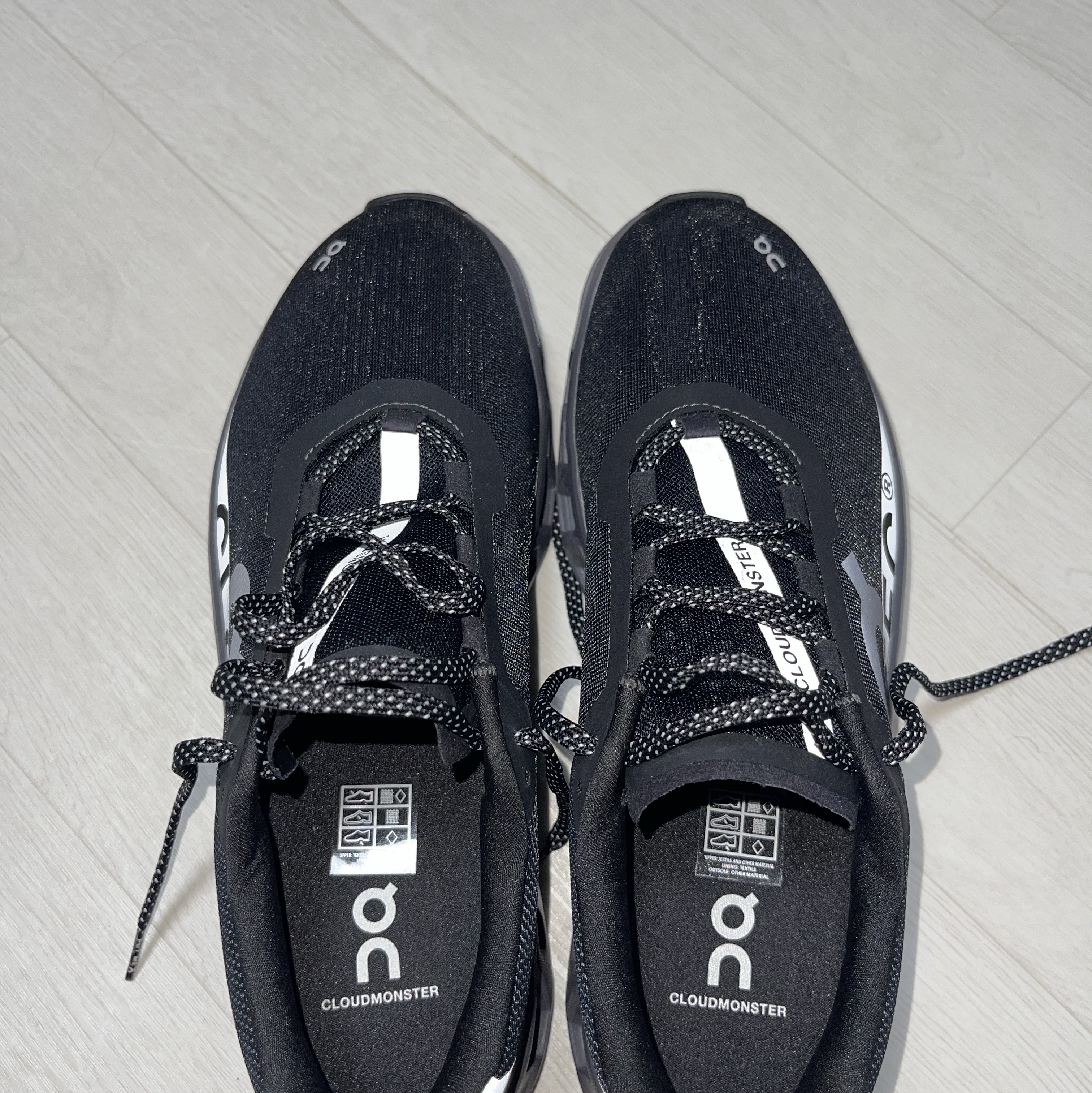 On Running Cloudmonster Lumos Black 착용 스타일 - 6