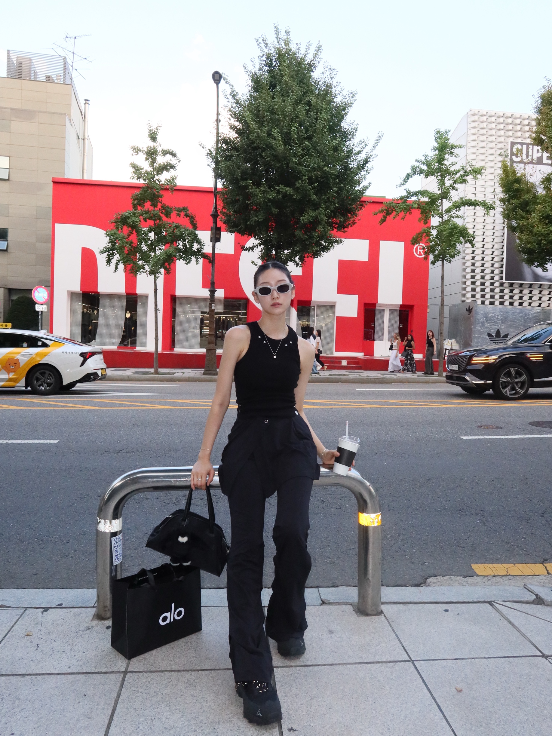 Roa Hiking Katharina Black, Louis Vuitton Silver Lockit Pendant Necklace Sterling Silver 착용 스타일