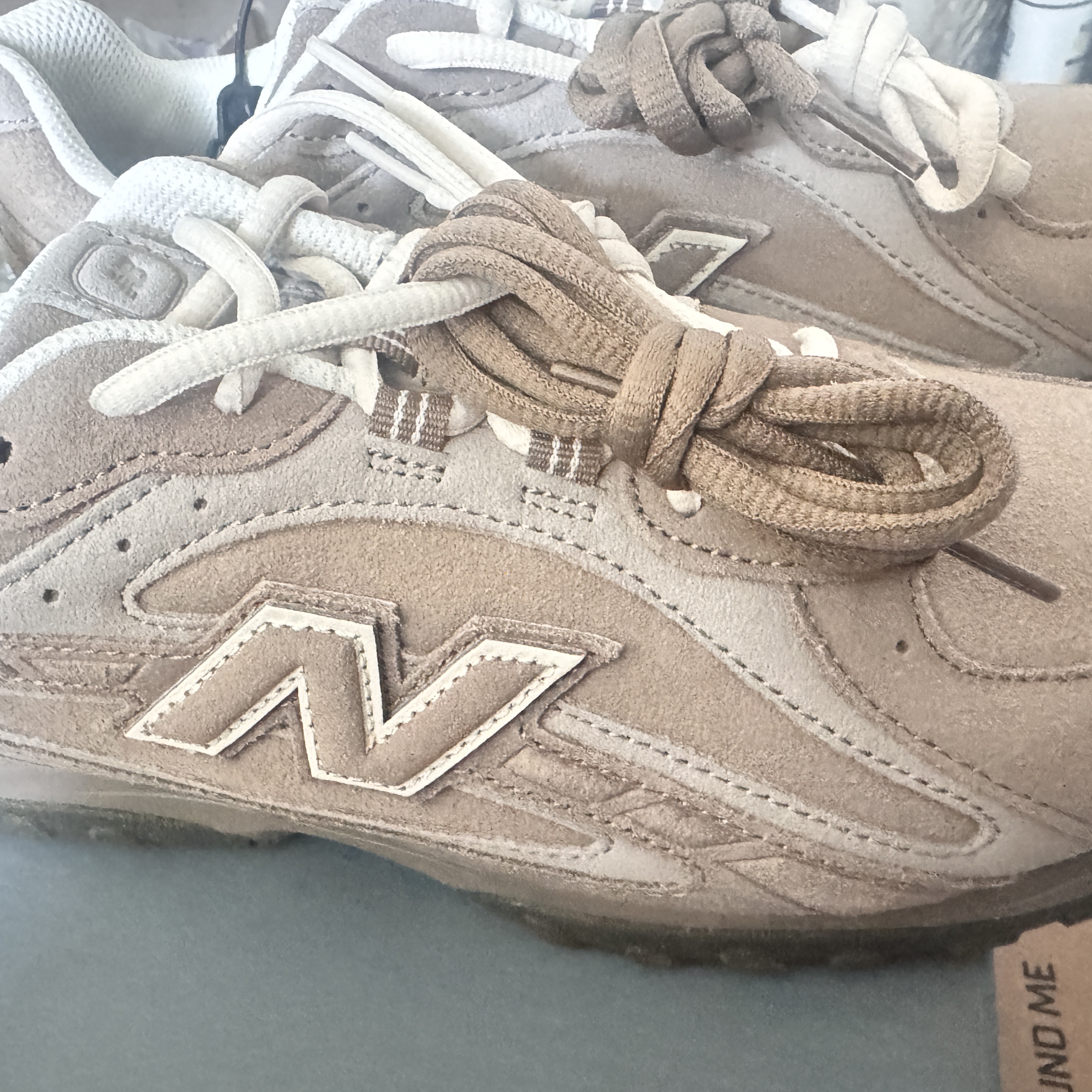 New Balance 204L Suede Mushroom Arid Stone 착용 스타일