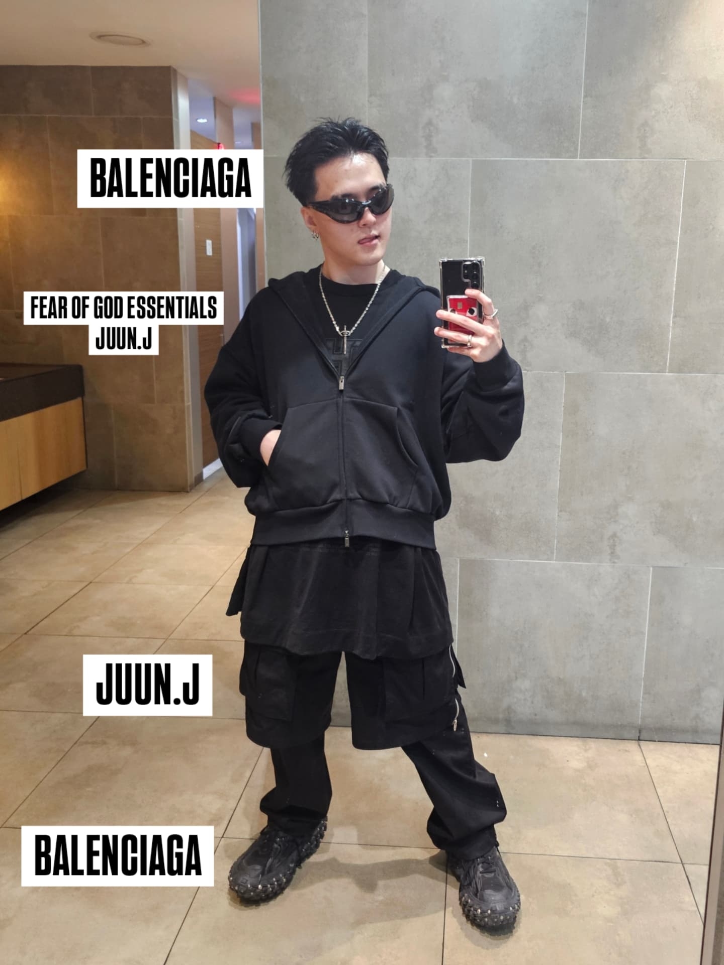 Balenciaga Bouncer Screw Sneakers Black 착용 스타일 - 2