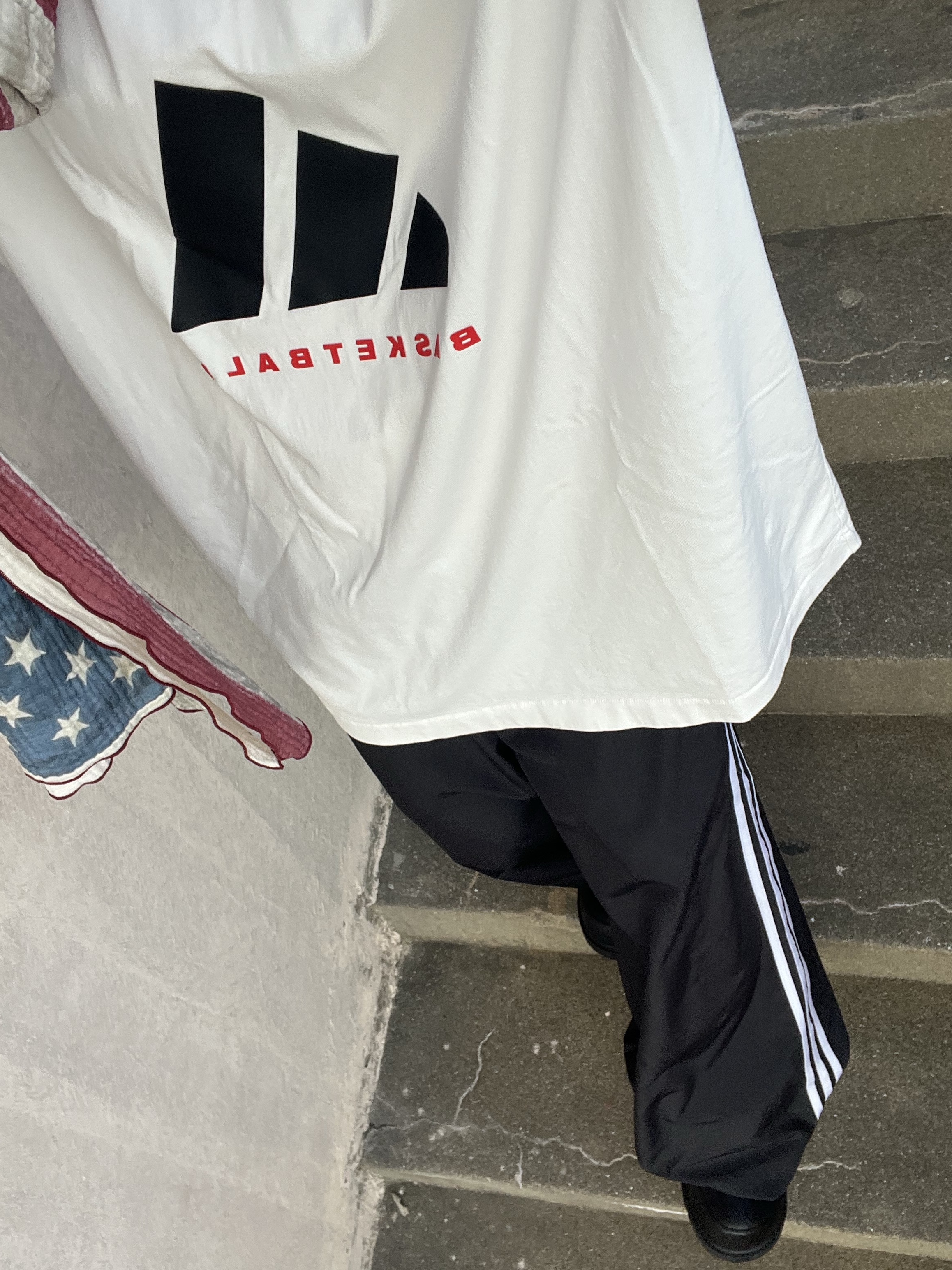 (W) Adidas Adilenium Season 3 Oversized Track Pants Black - KR Sizing, Adidas Basketball T-Shirt Cloud White Black - US Sizing 착용 스타일 - 7