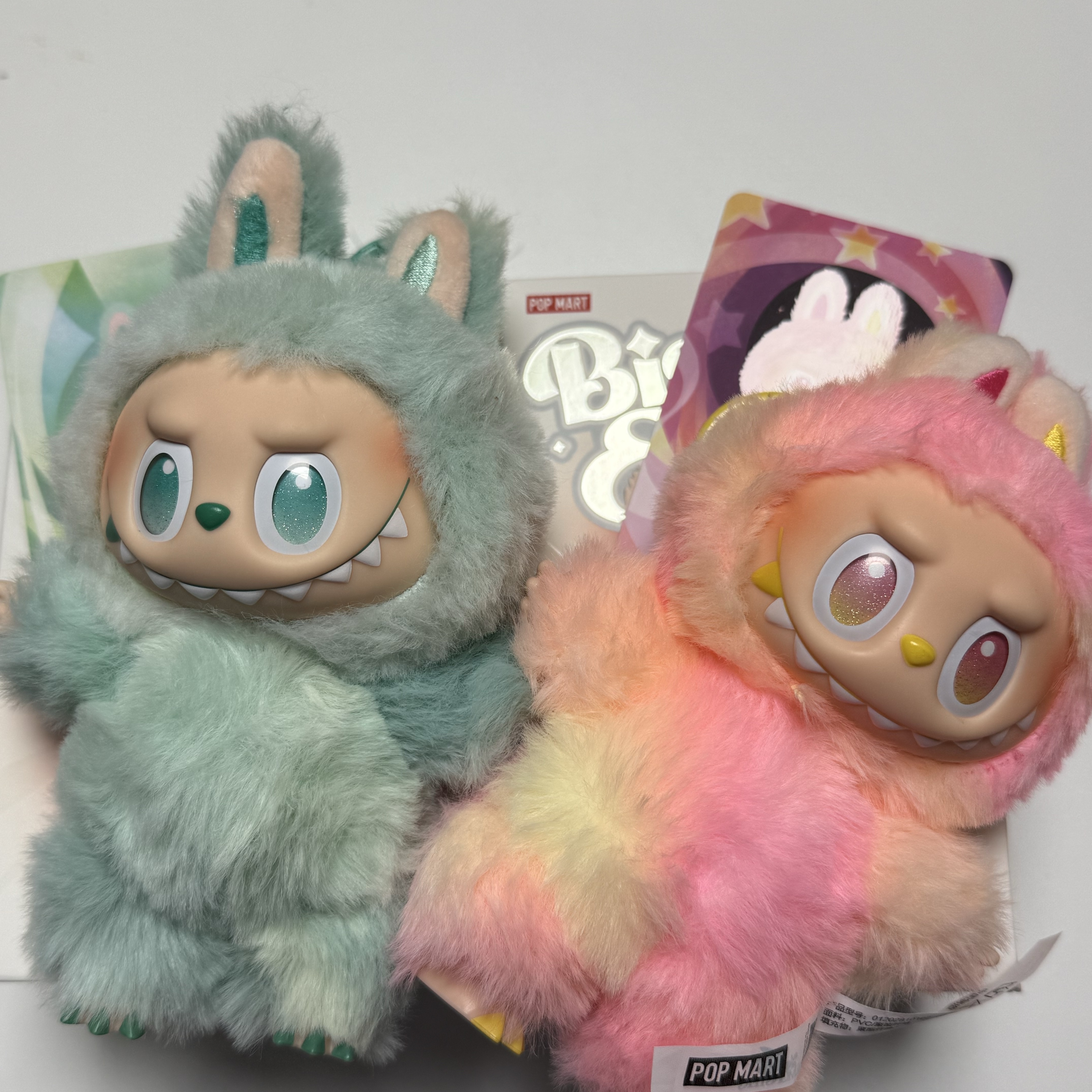 Pop Mart Labubu The Monsters Highlight Series Sealed Case (Bundle of 2/1 Blind Box) 착용 스타일
