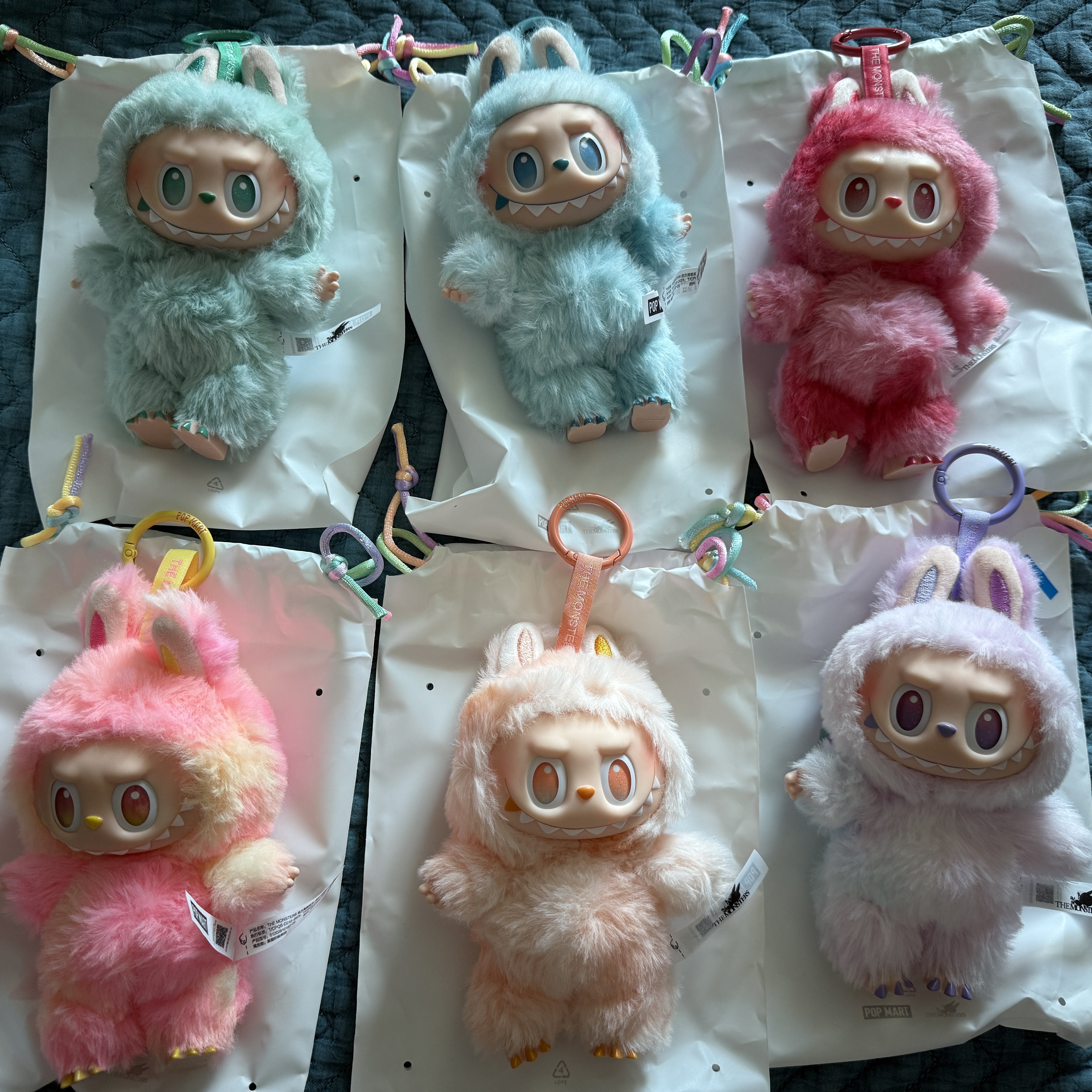 Pop Mart Labubu The Monsters Highlight Series Sealed Case (6 Blind Boxes) 착용 스타일