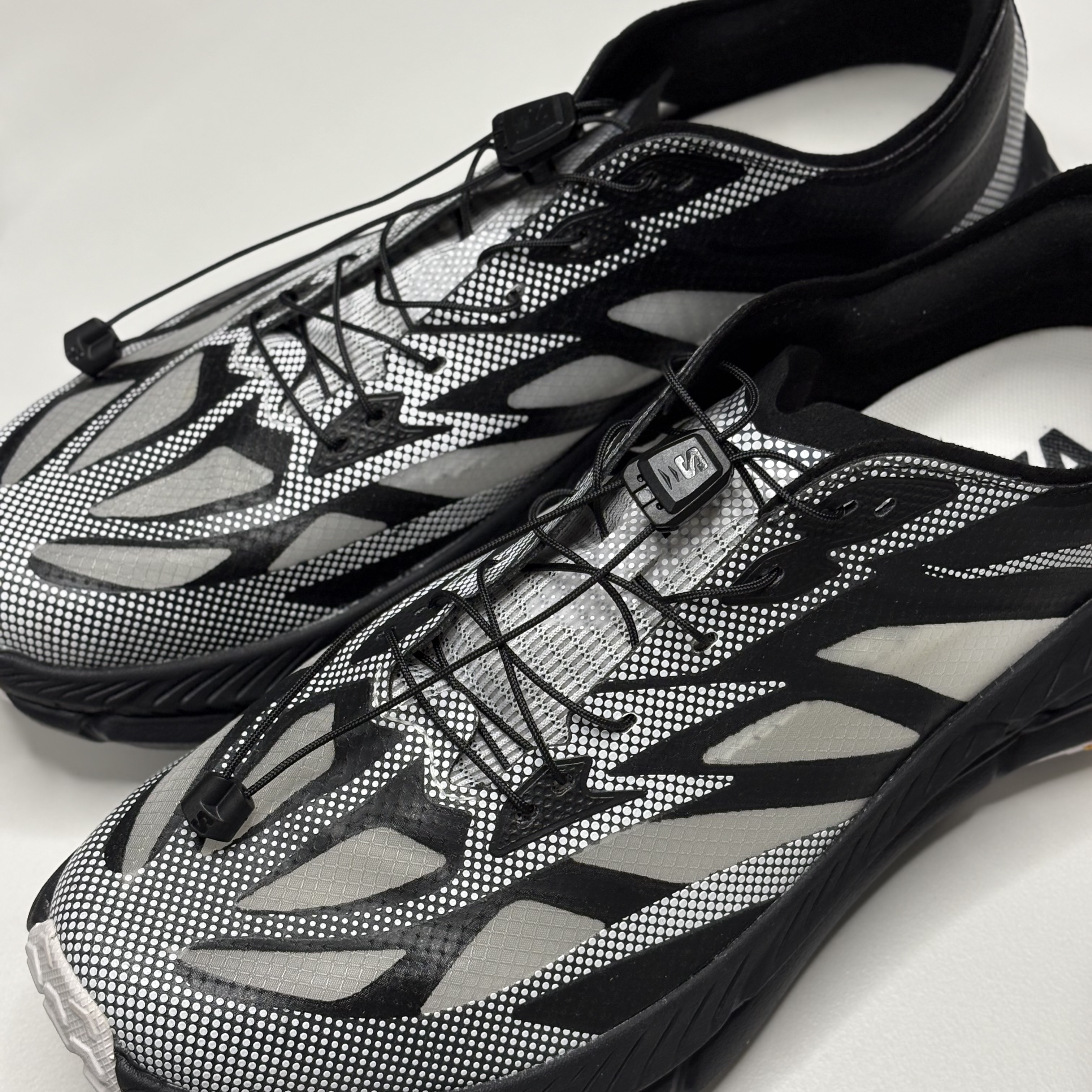 Hoka Mafate Speed 4 Lite TS Black White 착용 스타일