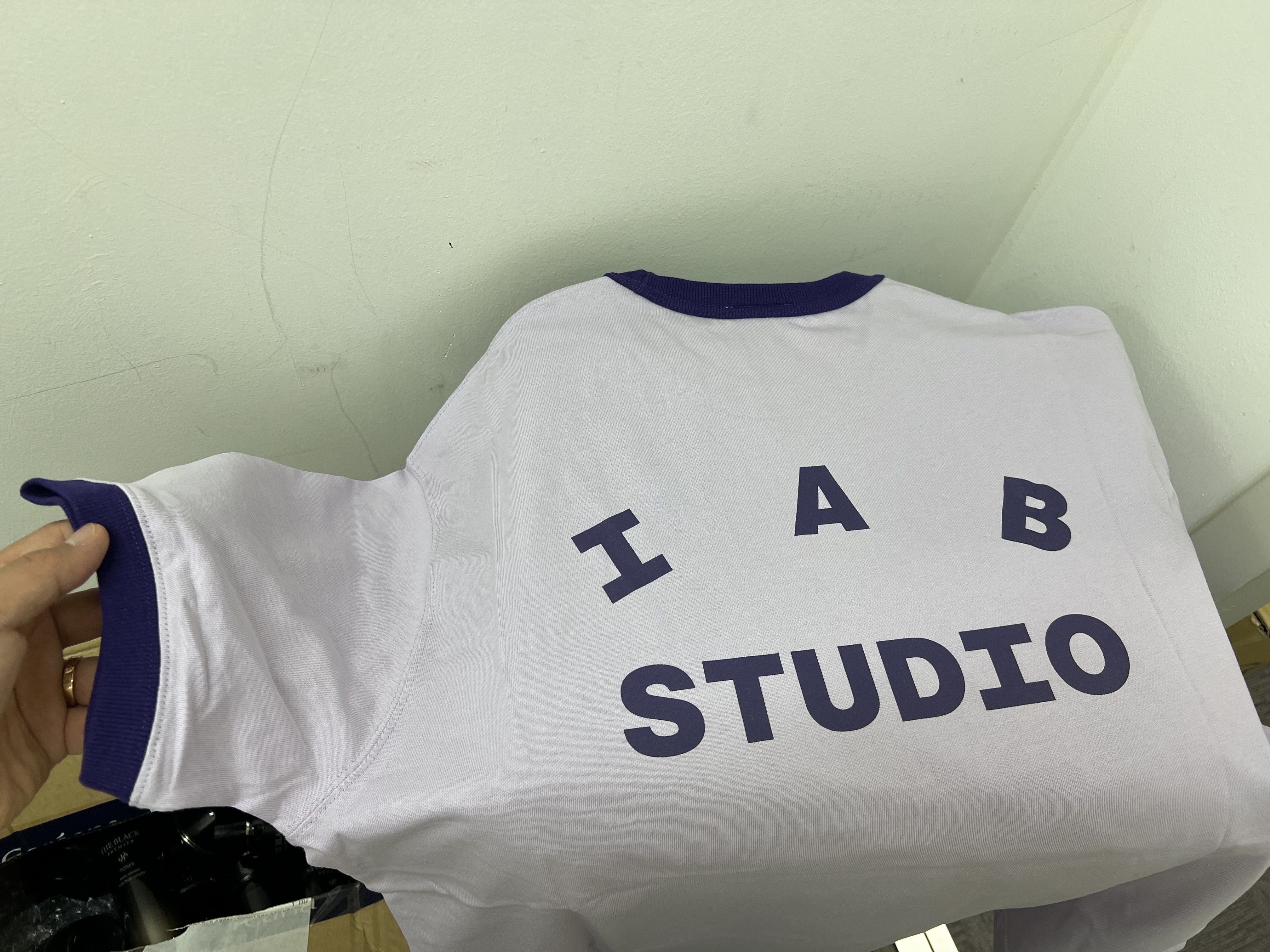IAB Studio x Tamiya IAB Comets Ringer T-Shirt Lilac 착용 스타일 - 2