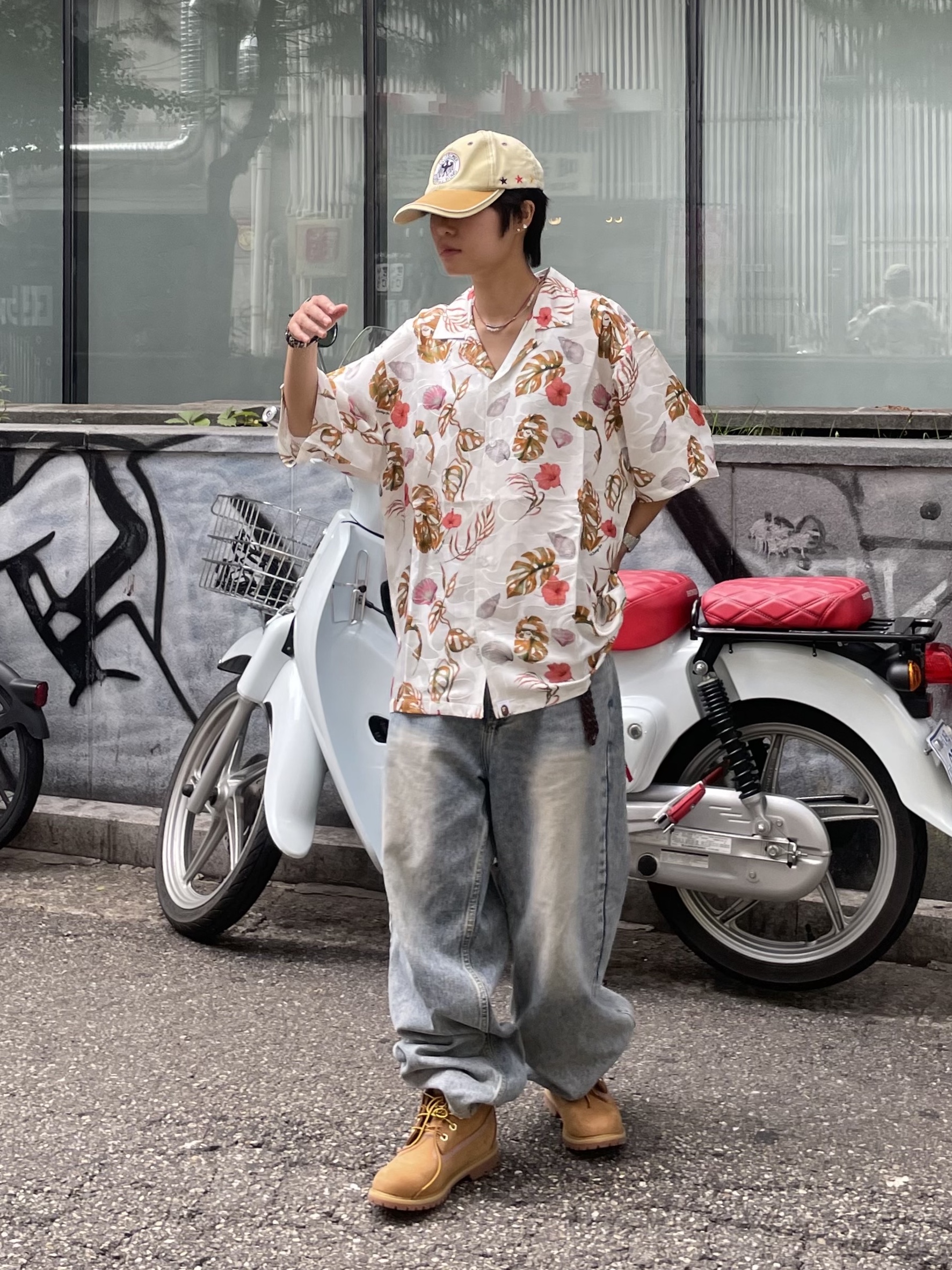 BAPE Vacation Pattern Open Collar S/S Shirt White, Timberland Premium 6 inch Waterproof Boot Wheat Nubuck - Medium 착용 스타일 - 3