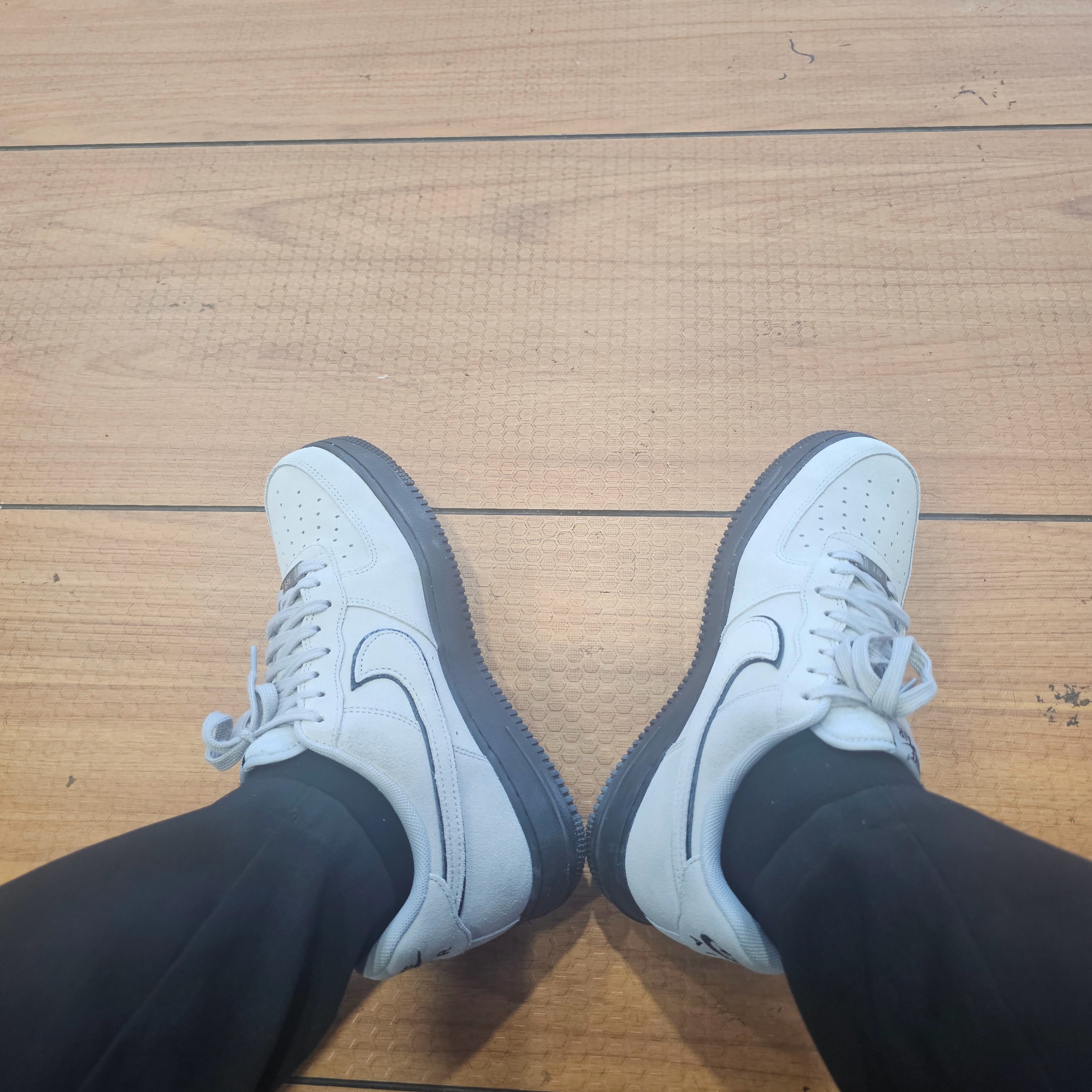 Nike Air Force 1 Low '07 LV8 Light Smoke Grey Black 착용 스타일 - 2