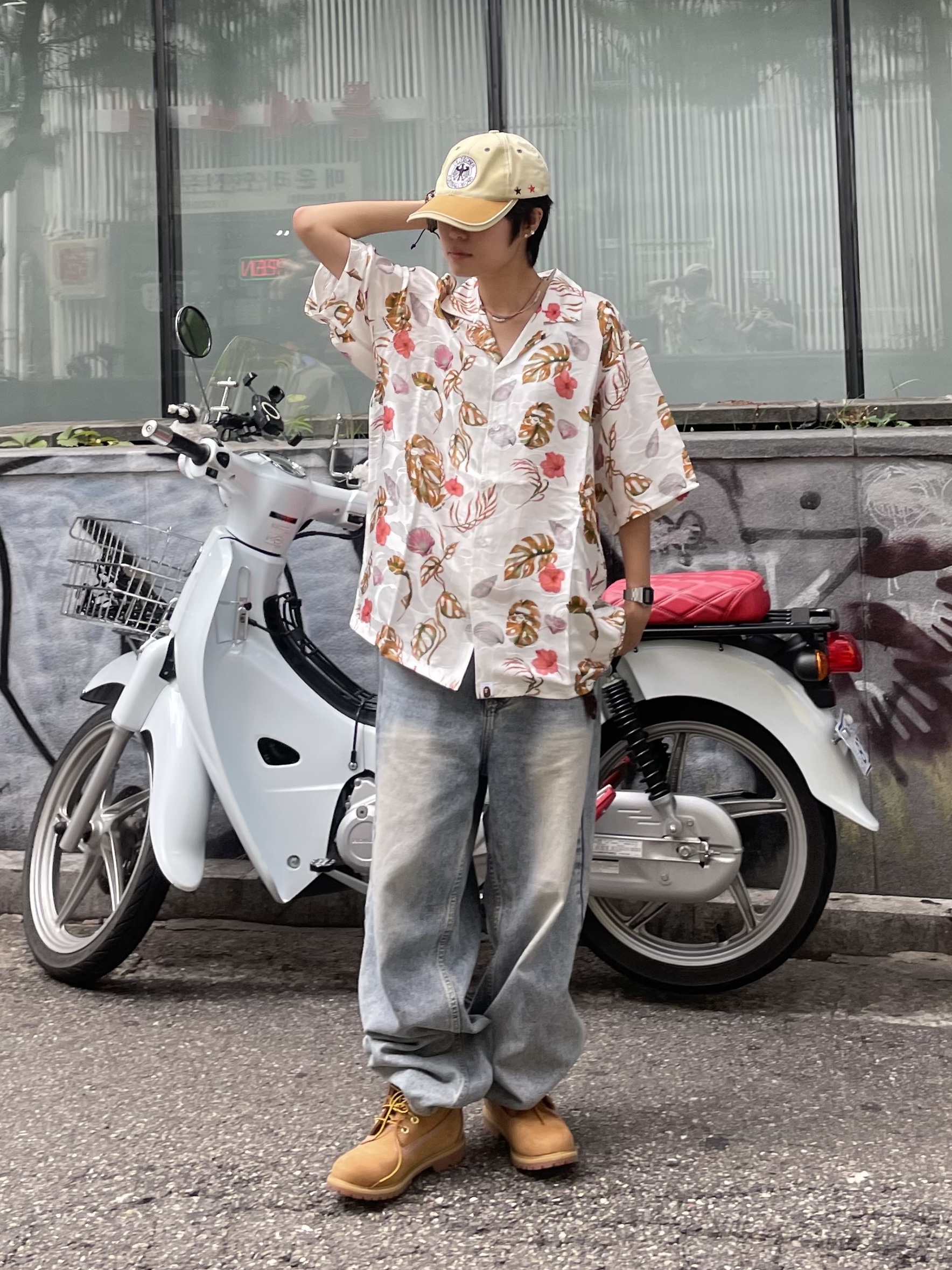 BAPE Vacation Pattern Open Collar S/S Shirt White, Timberland Premium 6 inch Waterproof Boot Wheat Nubuck - Medium 착용 스타일 - 4