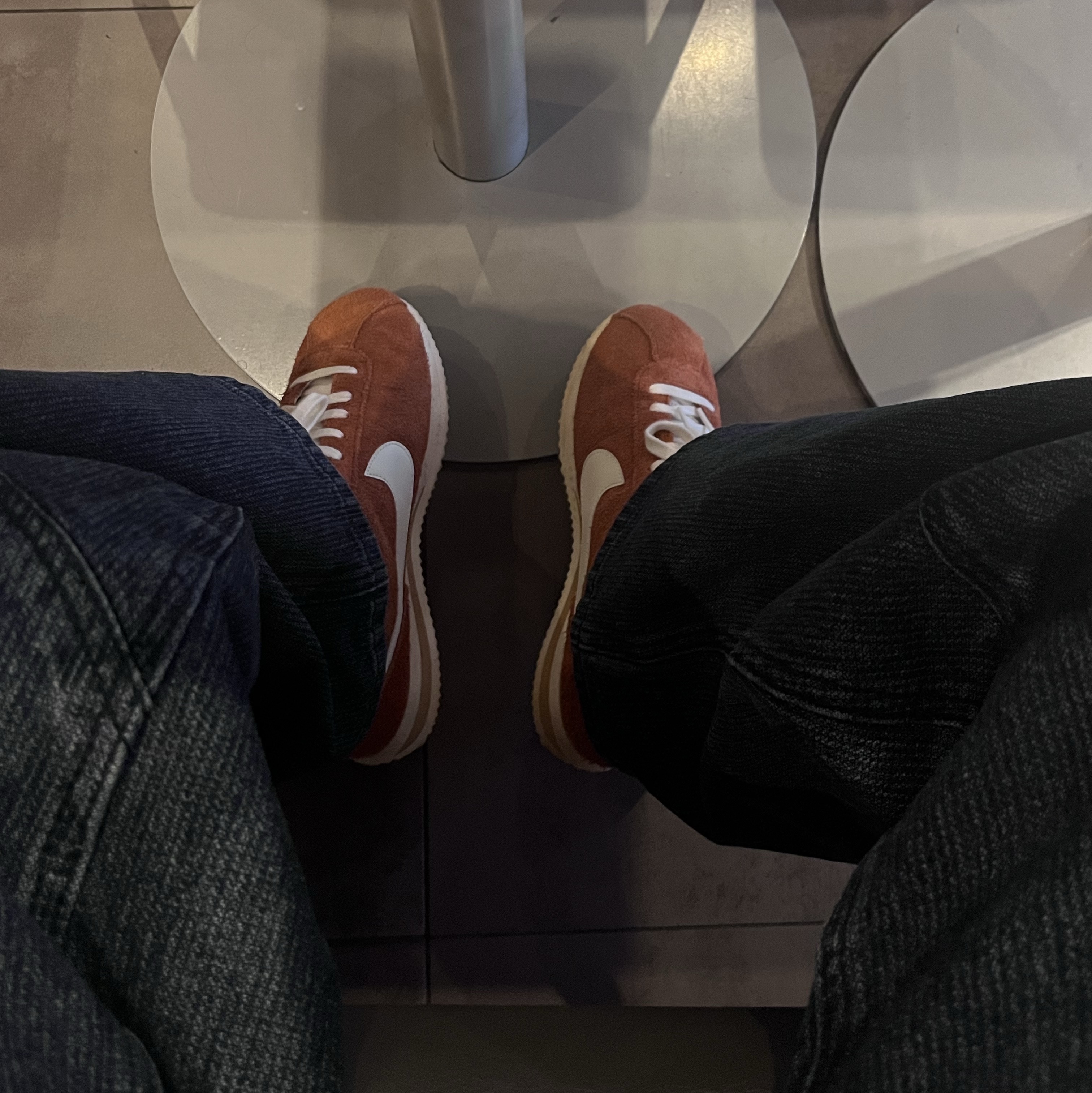 Nike Cortez SE Dark Russet Flax 착용 스타일 - 1