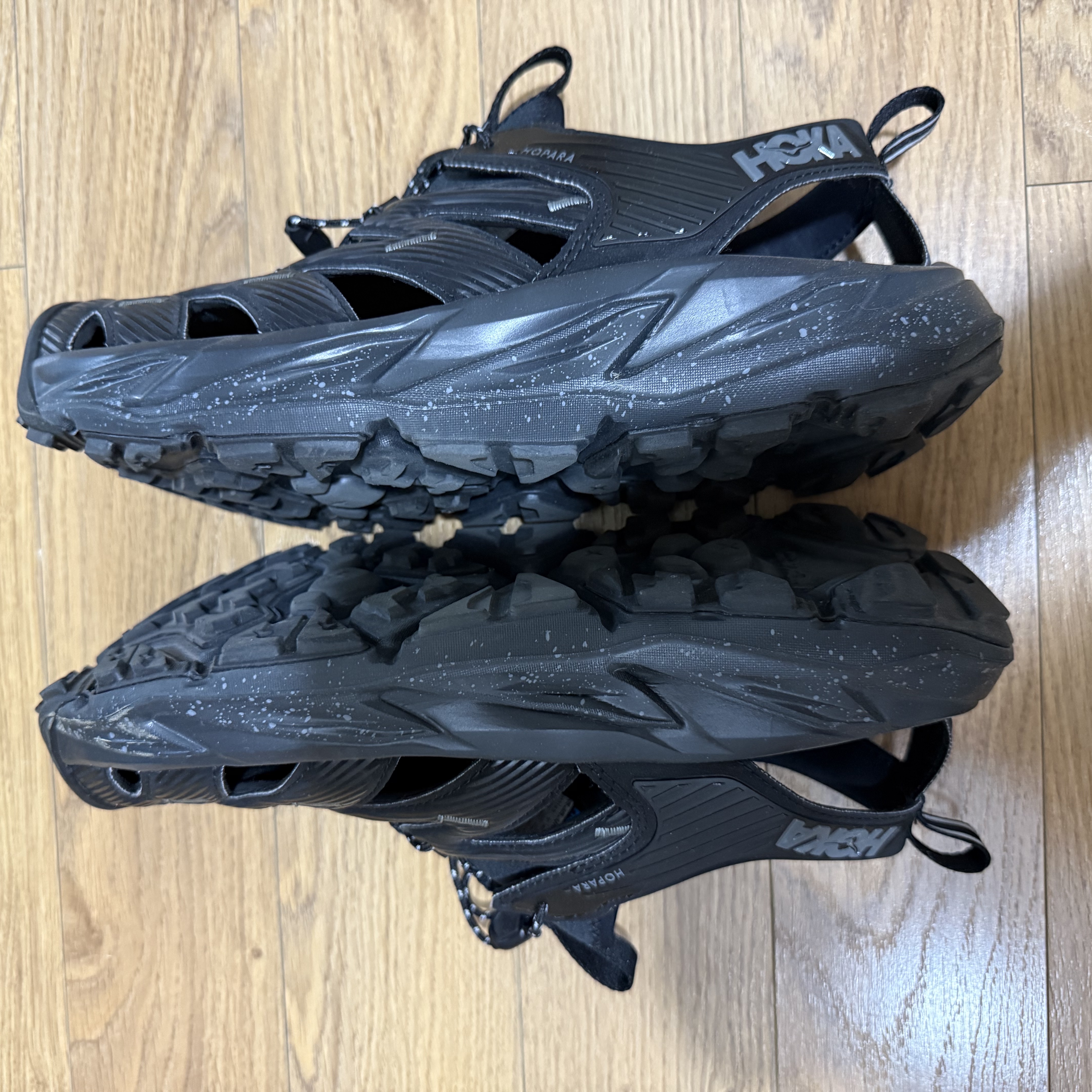 Asics GT-2160 Black Pure Silver, (W) Adidas Tokyo Off White Better Scarlet 착용 스타일 - 4