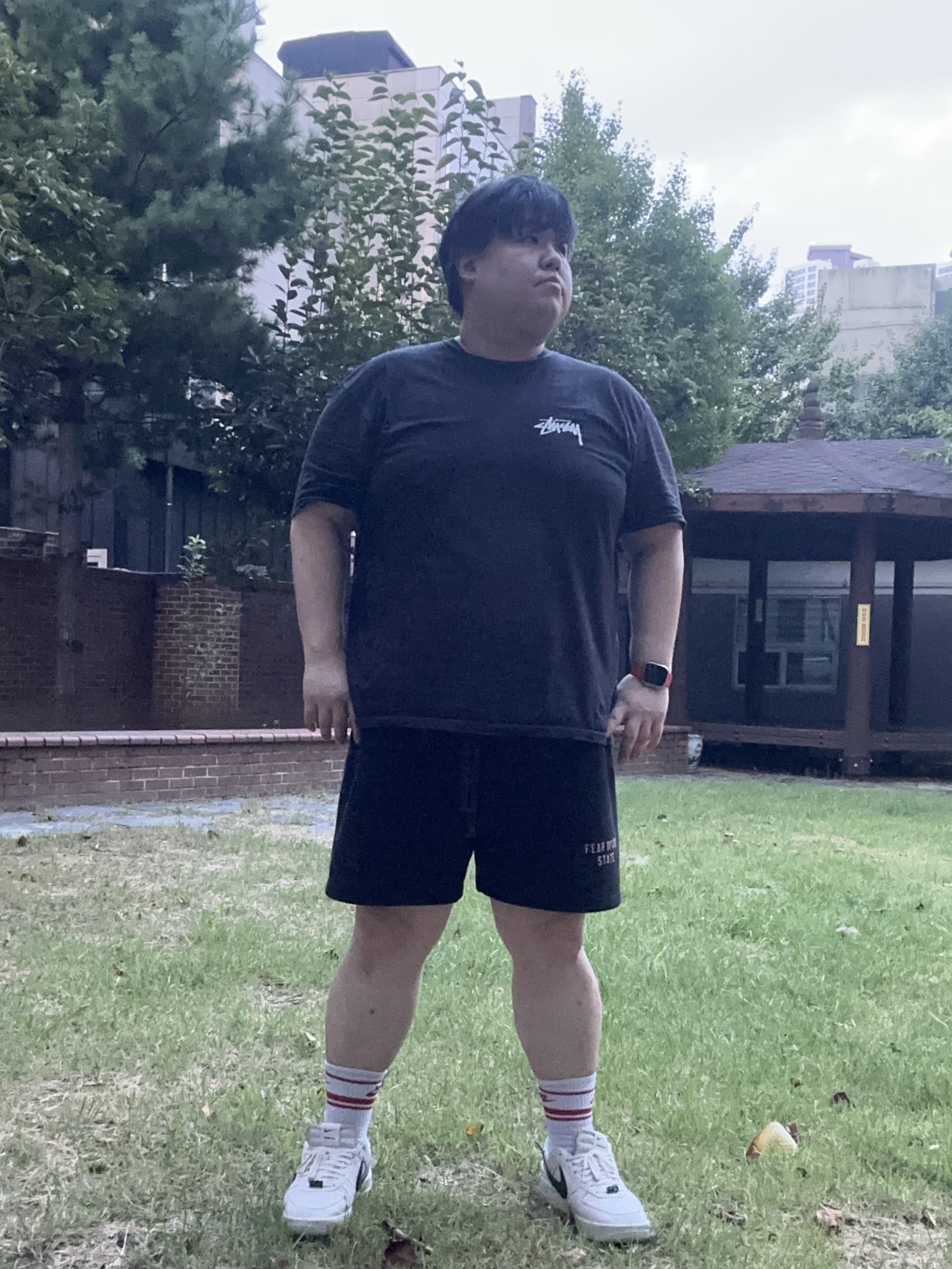 Essentials Fleece Soccer Short Black - 24FW, Stussy Kittens T-Shirt Black 착용 스타일