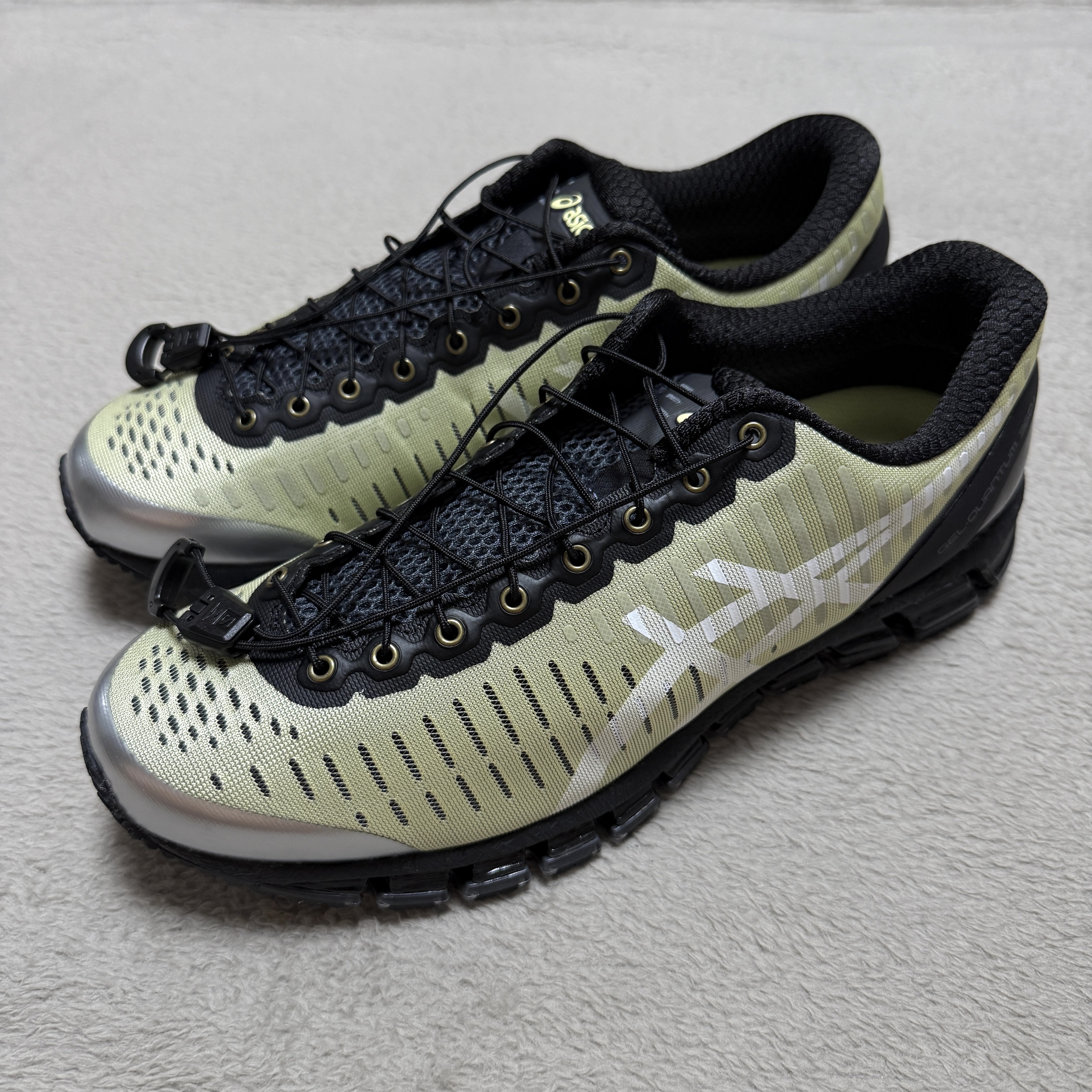 Asics x Above The Clouds Gel-Quantum 360 I Soft Yellow Black 착용 스타일