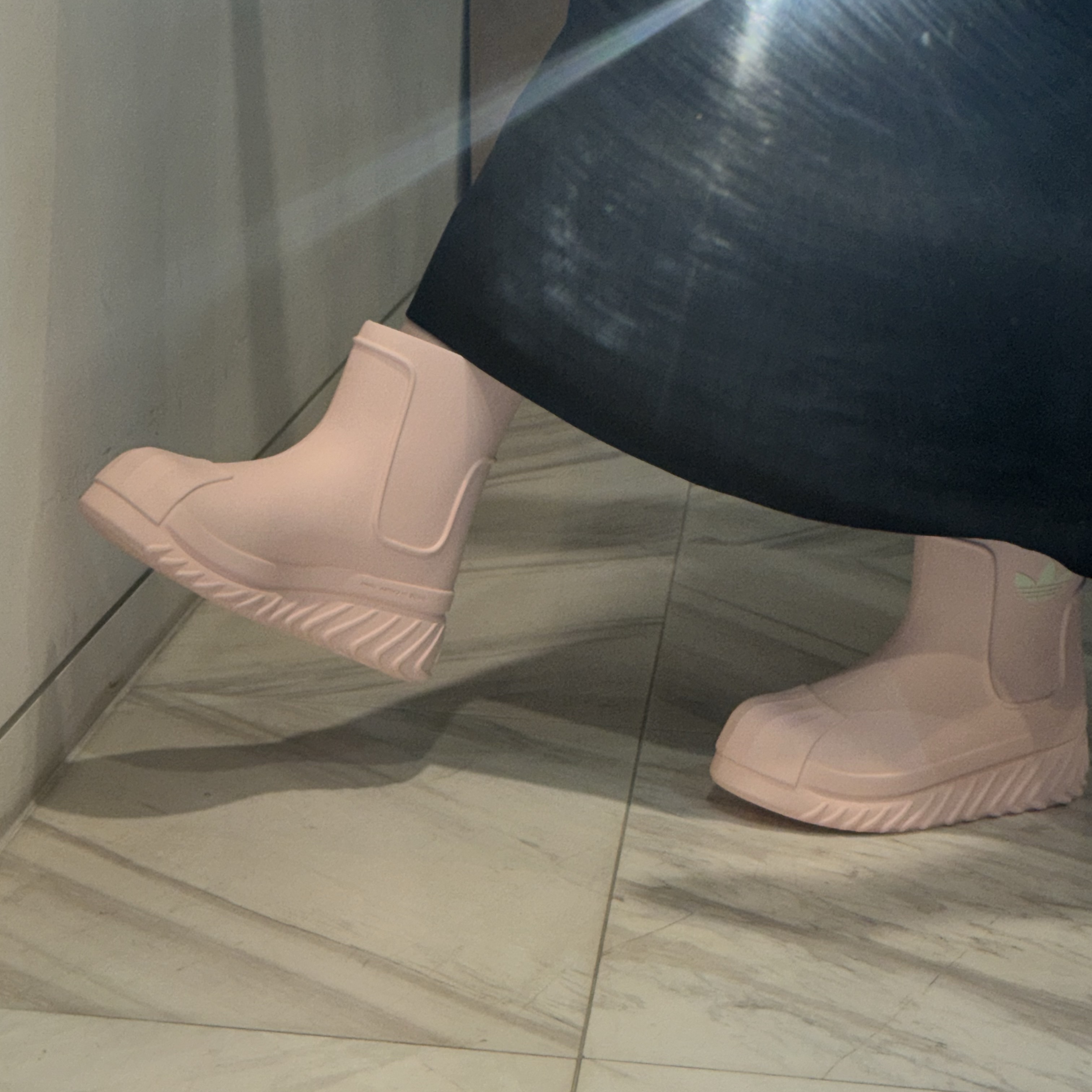 (W) Adidas Adifom Superstar Boot Clear Pink 착용 스타일 - 2