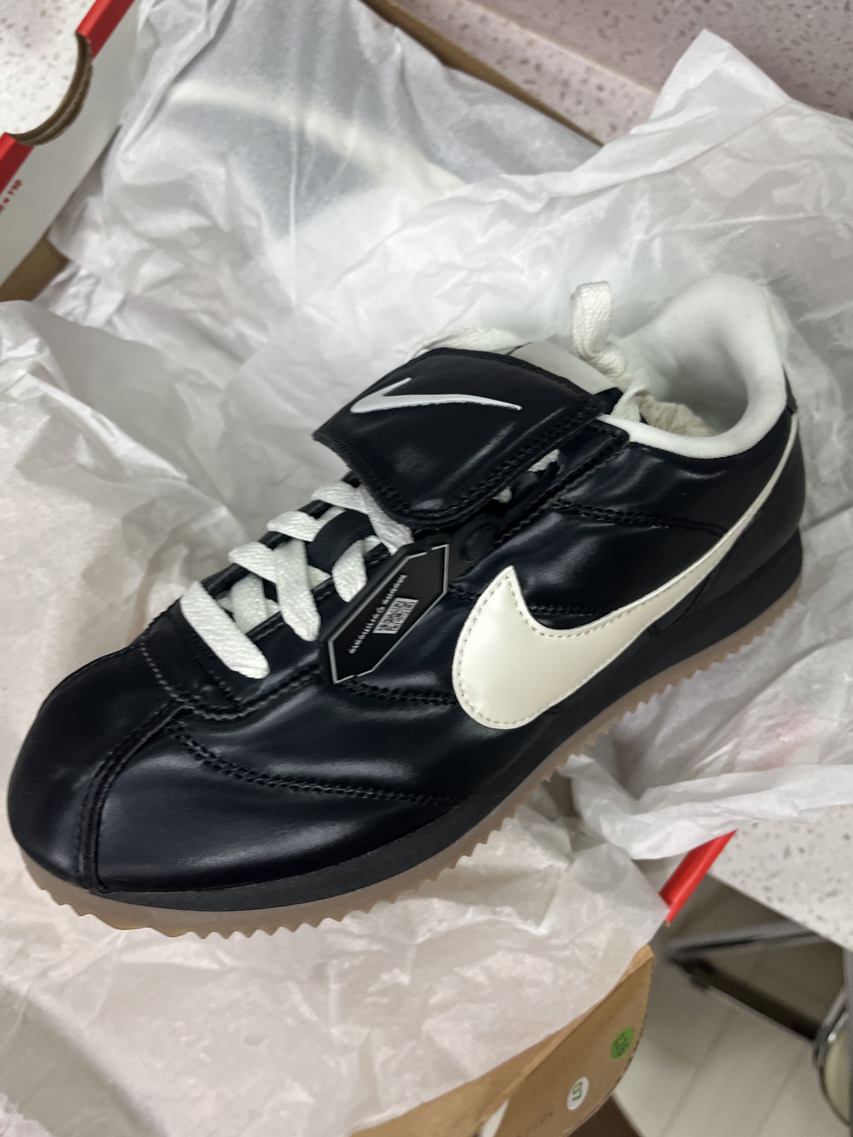 Nike Cortez SE Black Gum Brown 착용 스타일 - 7