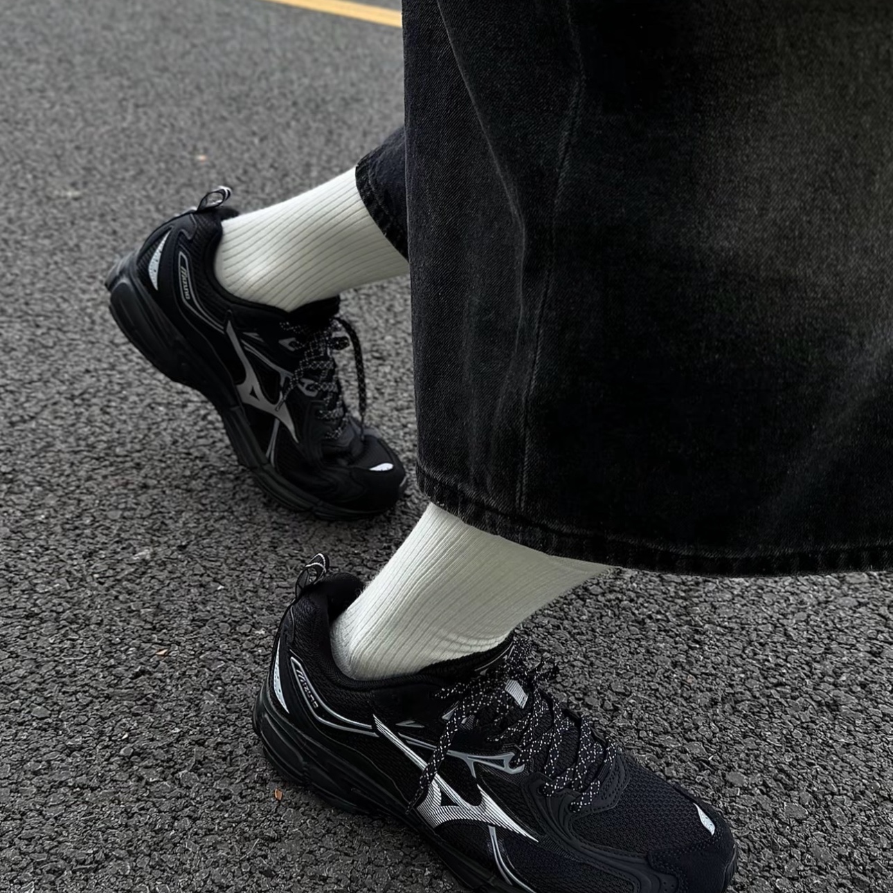 Mizuno Speed 10S Black White 착용 스타일