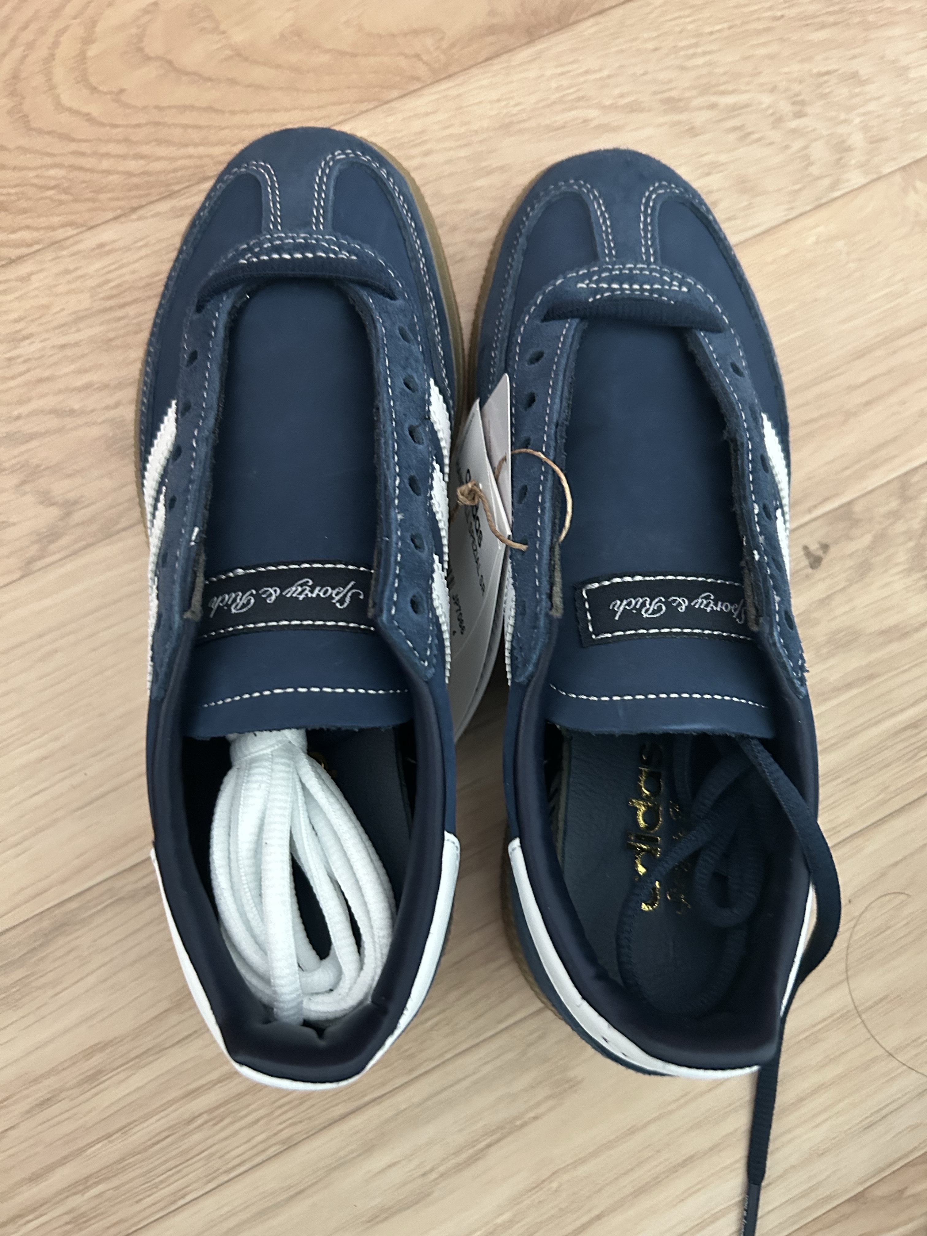Adidas x Sporty & Rich Handball Spezial Night Indigo Cloud White 착용 스타일