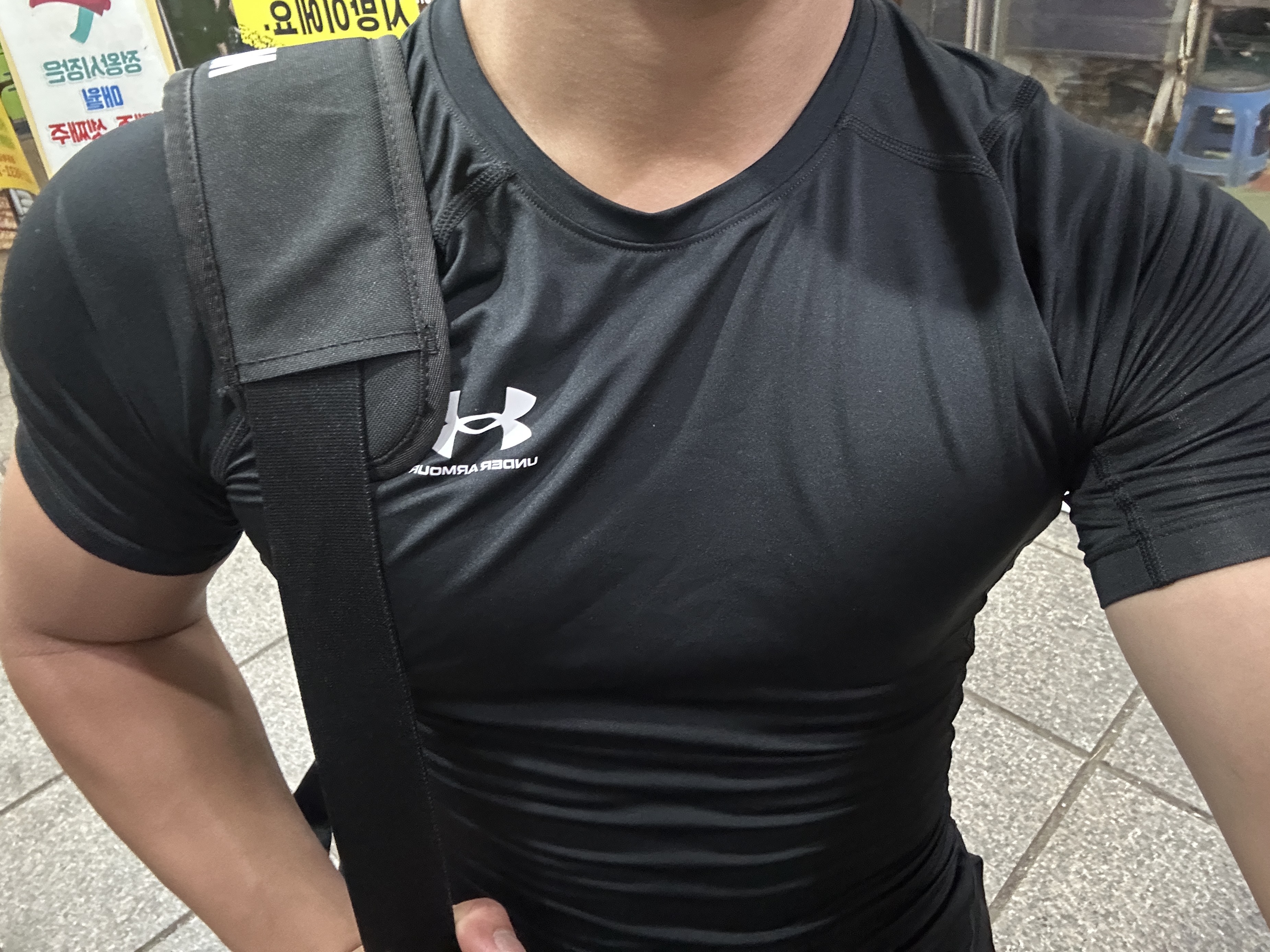 Under Armour HeatGear Short Sleeve Black White 착용 스타일