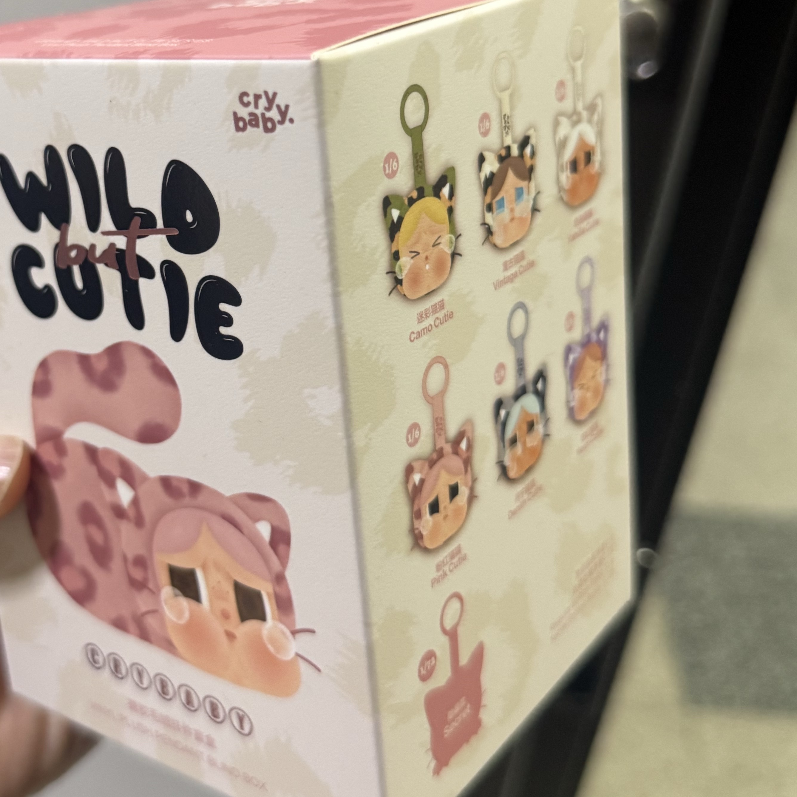 Pop Mart Crybaby Wild But Cutie Series Vinyl Plush Pendant (1 Blind Box) 착용 스타일 - 2