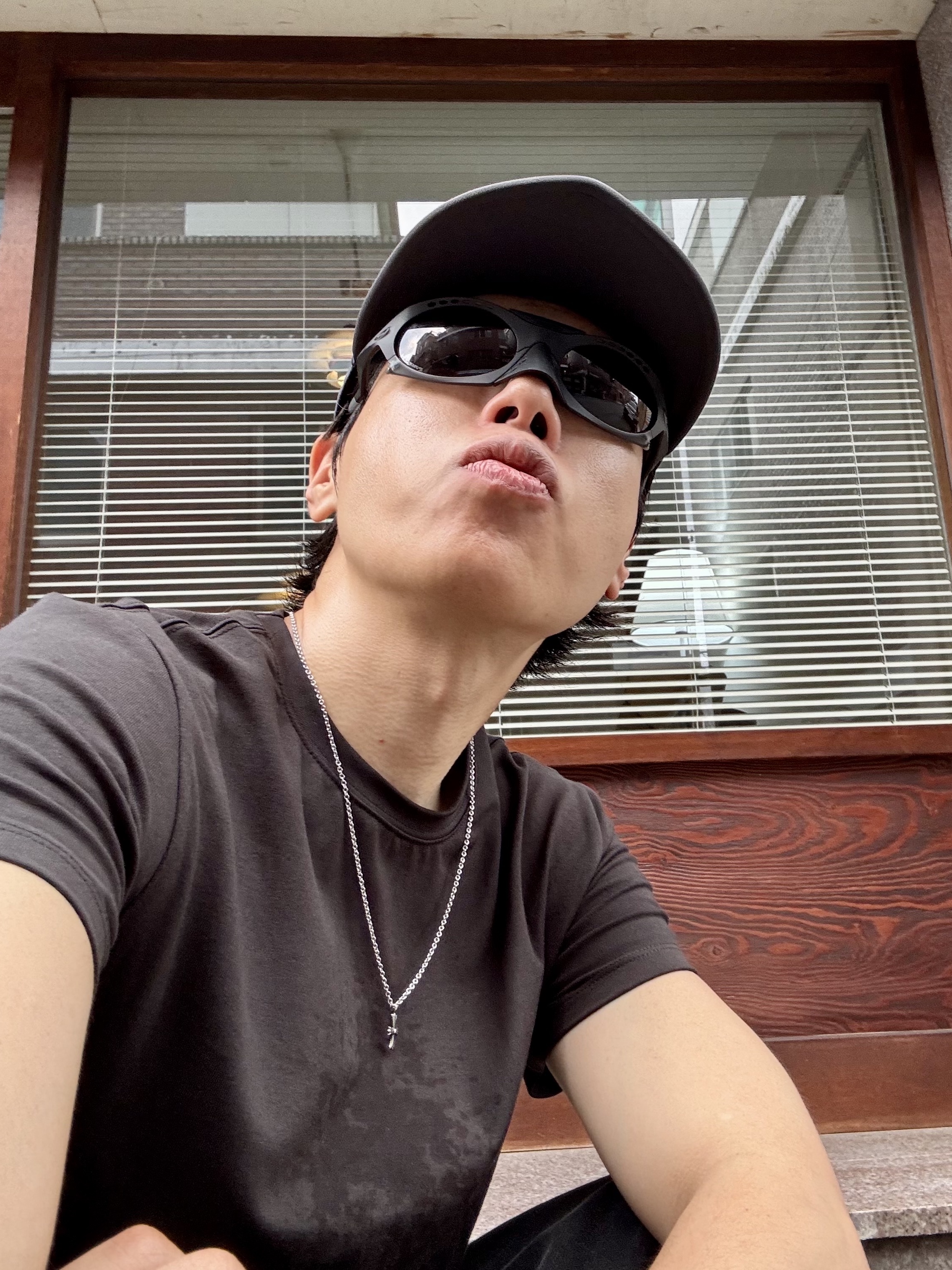 On Running x Post Archive Faction (Paf) Cloudmonster 2 Seedling White, Oakley Plantaris Matte Black Frame Prizm Grey Lenses Regular Universal Fit 착용 스타일 - 2