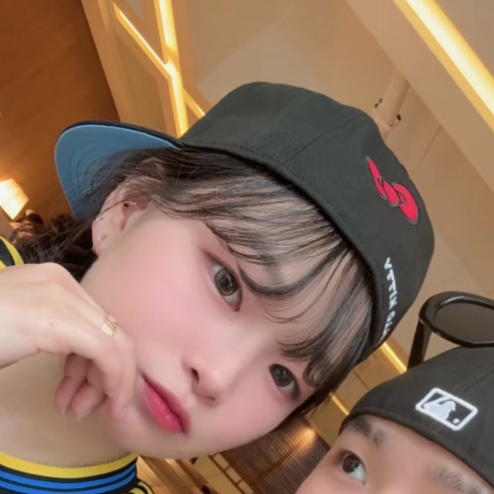 New Era x Hello Kitty Size Cap Black 착용 스타일 - 2