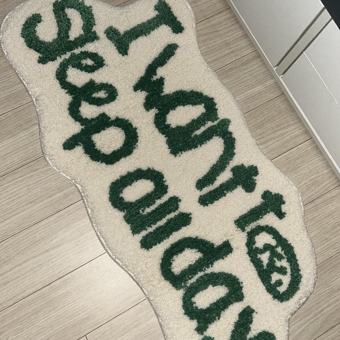 earpearp I Want To Sleep Allday Rug 착용 스타일