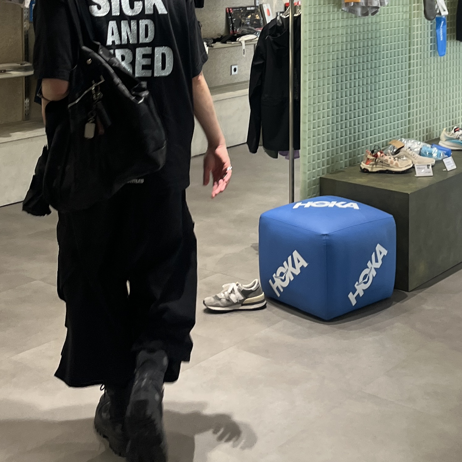 Balenciaga Combat Strike 20mm Boots Black, Nonnod Side Cargo Shorts Vintage Black 착용 스타일 - 2