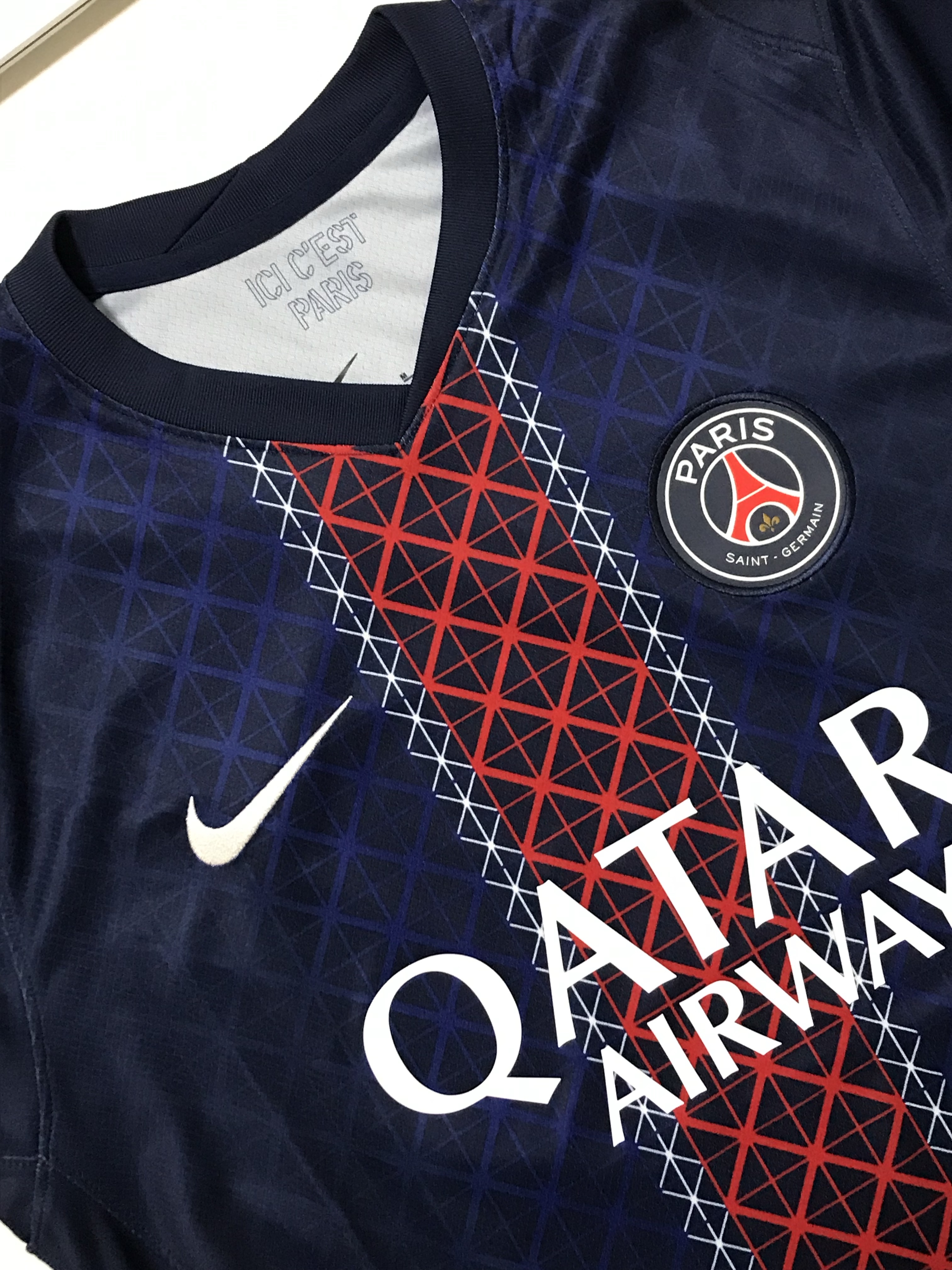 Nike Paris Saint-Germain 2025/26 Stadium Home Dri-Fit Soccer Replica Jersey Midnight Navy (Non Marking Ver.) 착용 스타일 - 6