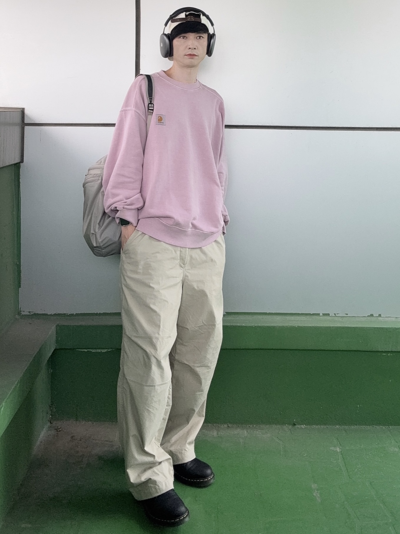 Dr. Martens 1461 Ambassador Black, Uniqlo C Wide Parachute Pants Beige - KR 착용 스타일 - 7