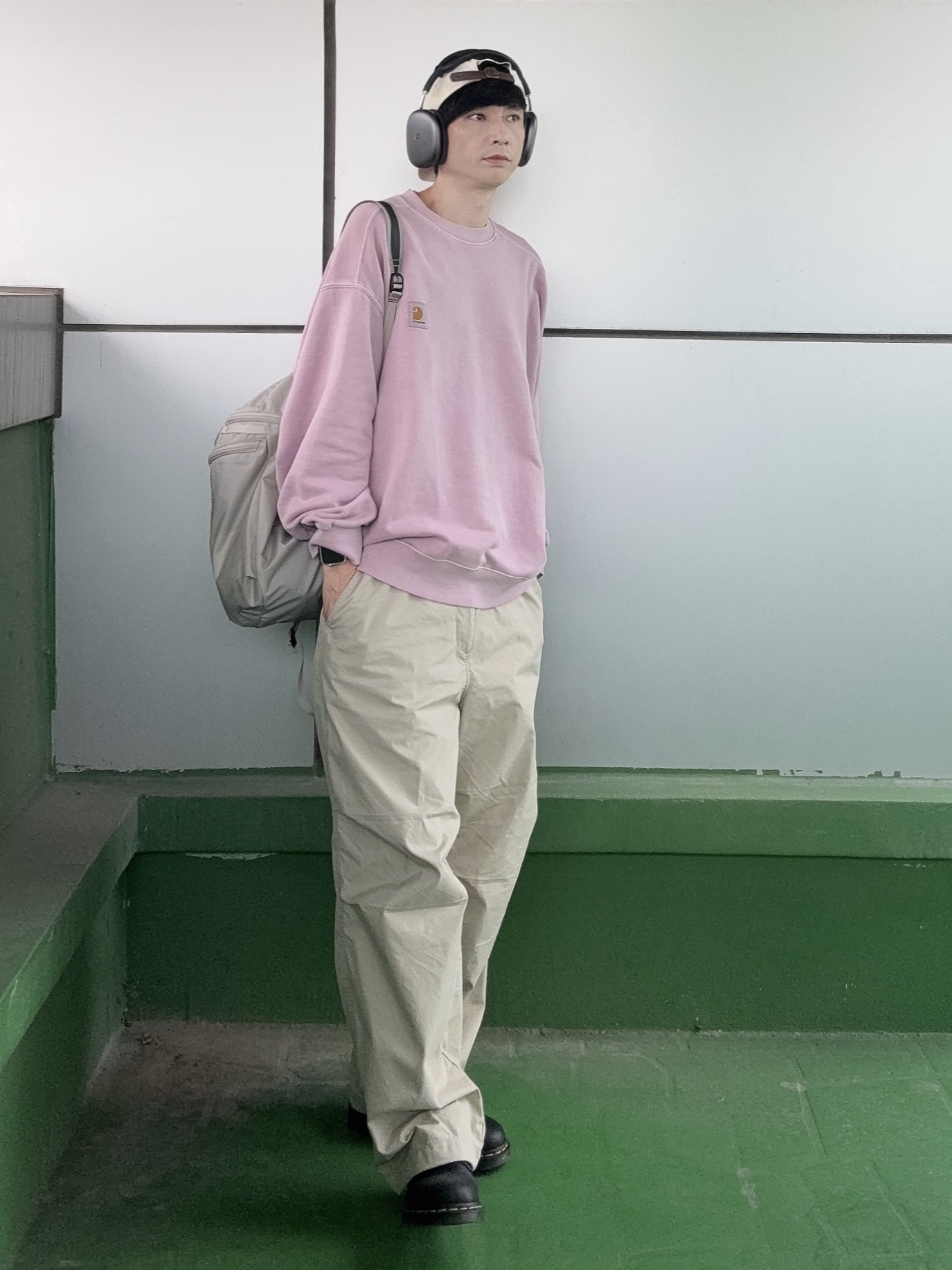 Dr. Martens 1461 Ambassador Black, Uniqlo C Wide Parachute Pants Beige - KR 착용 스타일 - 5