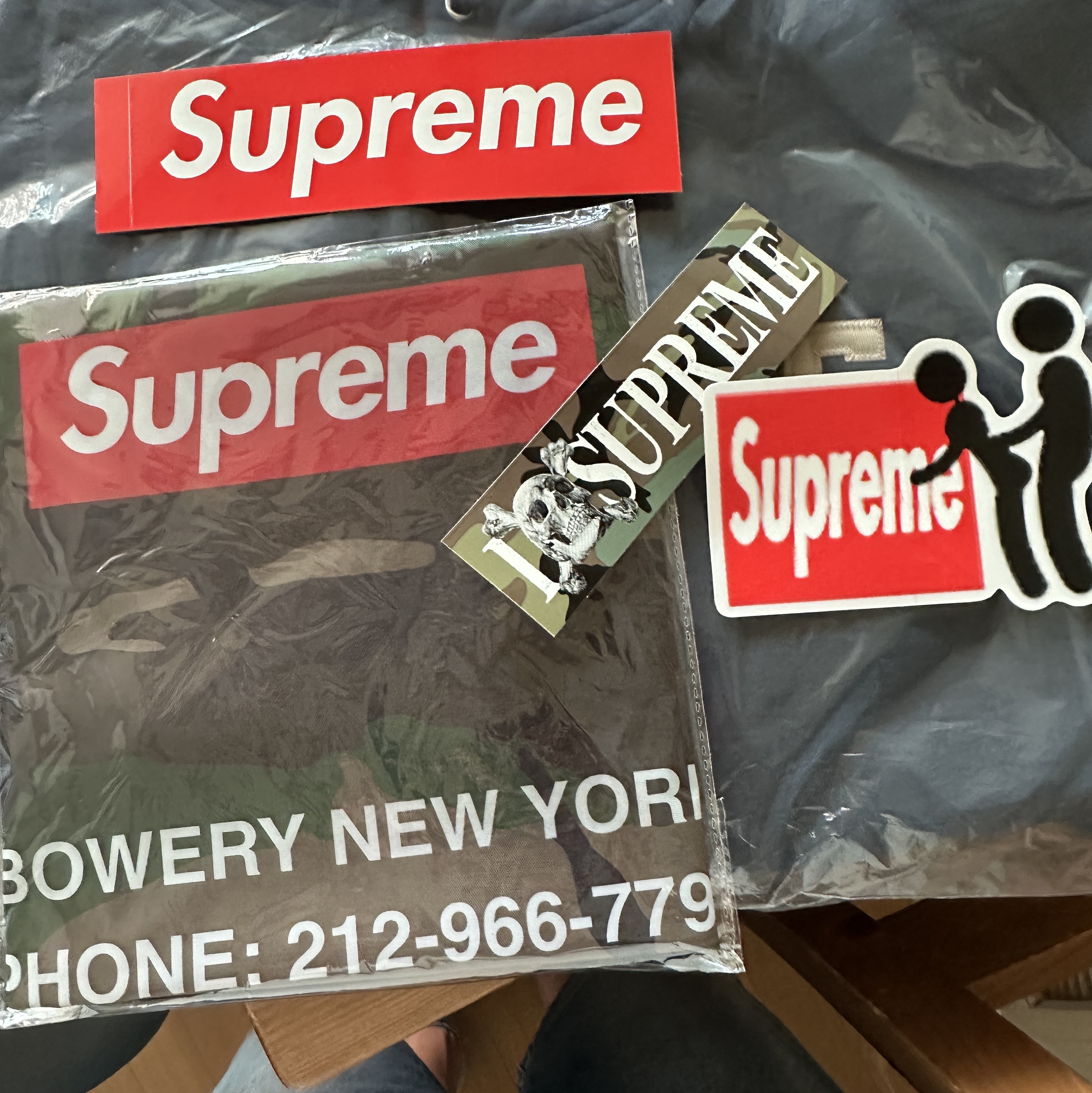 Supreme Collegiate Applique Zip Up Hooded Sweatshirt Navy - 25FW 착용 스타일