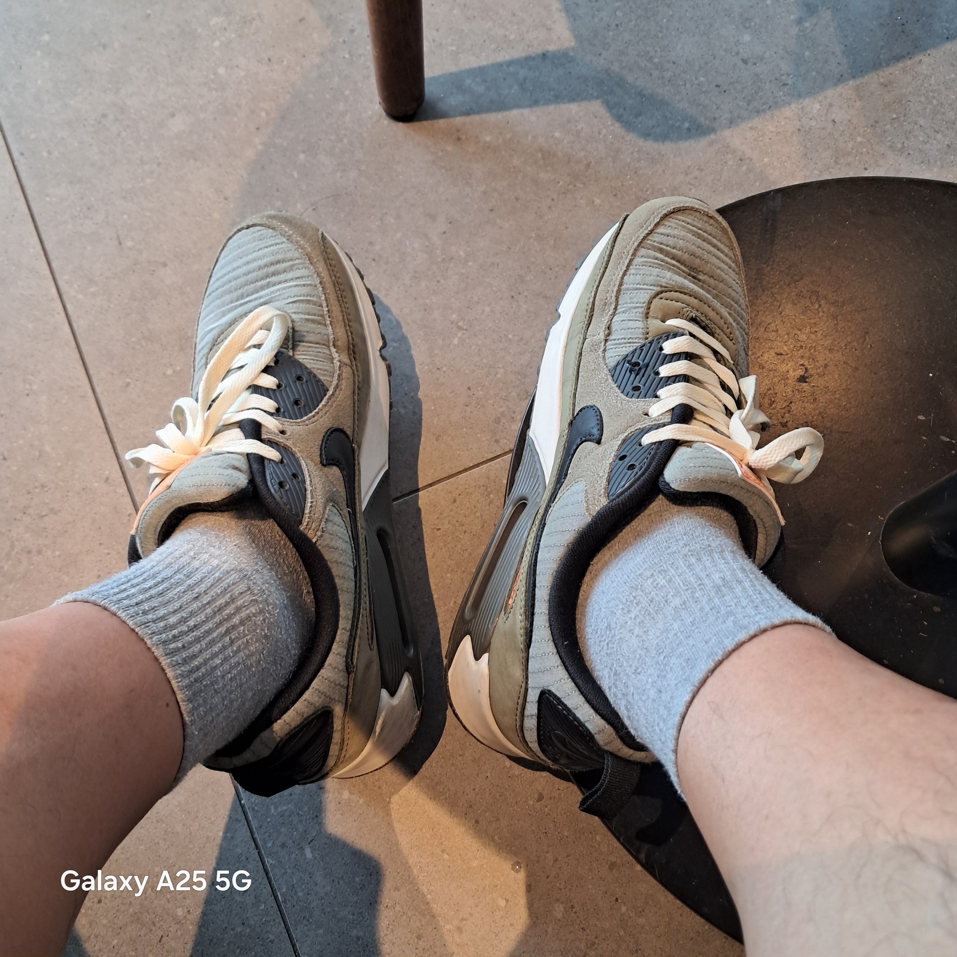 Nike Air Max 90 SE Surplus Supply 착용 스타일 - 3