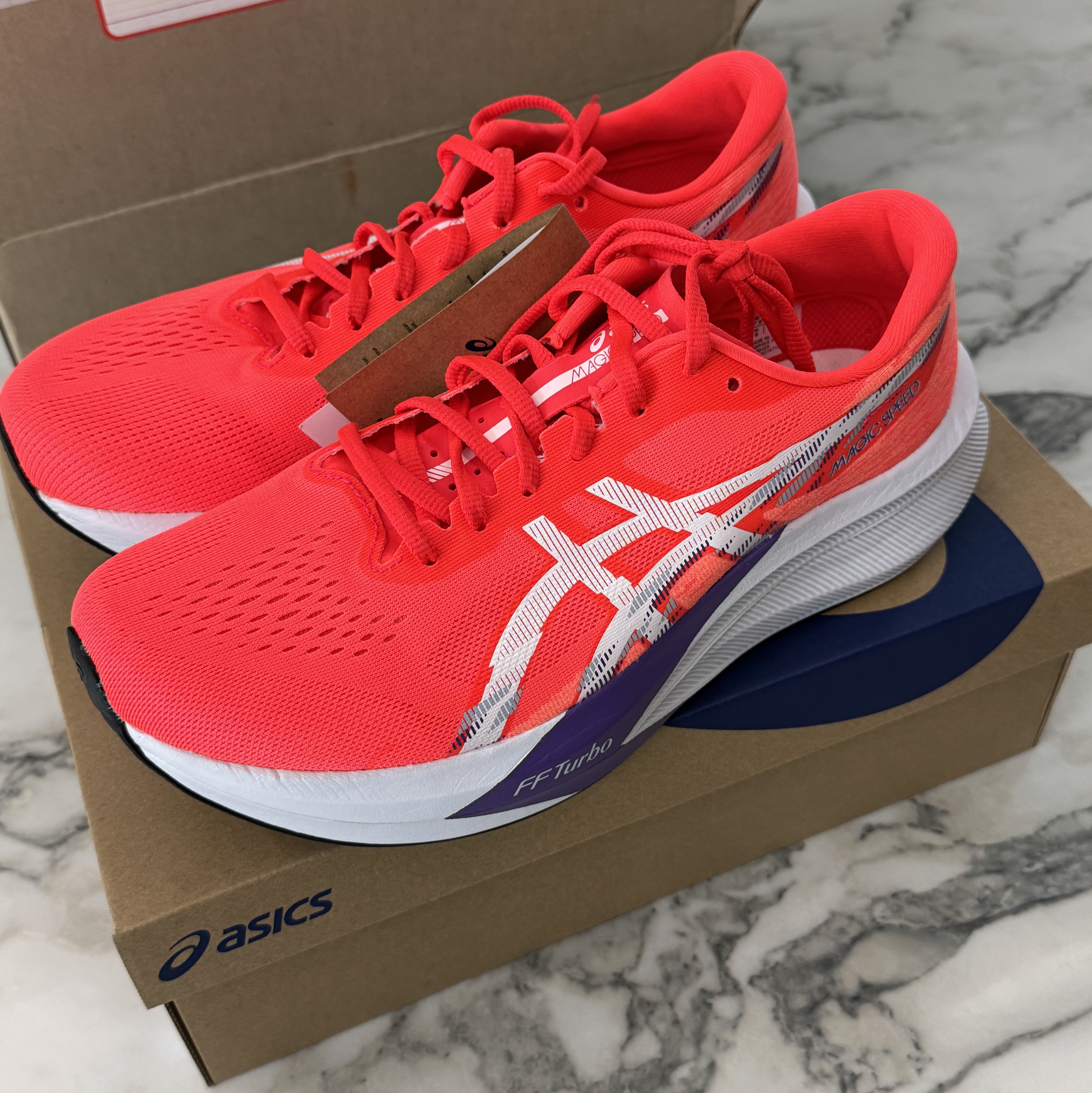 Asics Magic Speed 4 Flash Red White - 2E Wide 착용 스타일