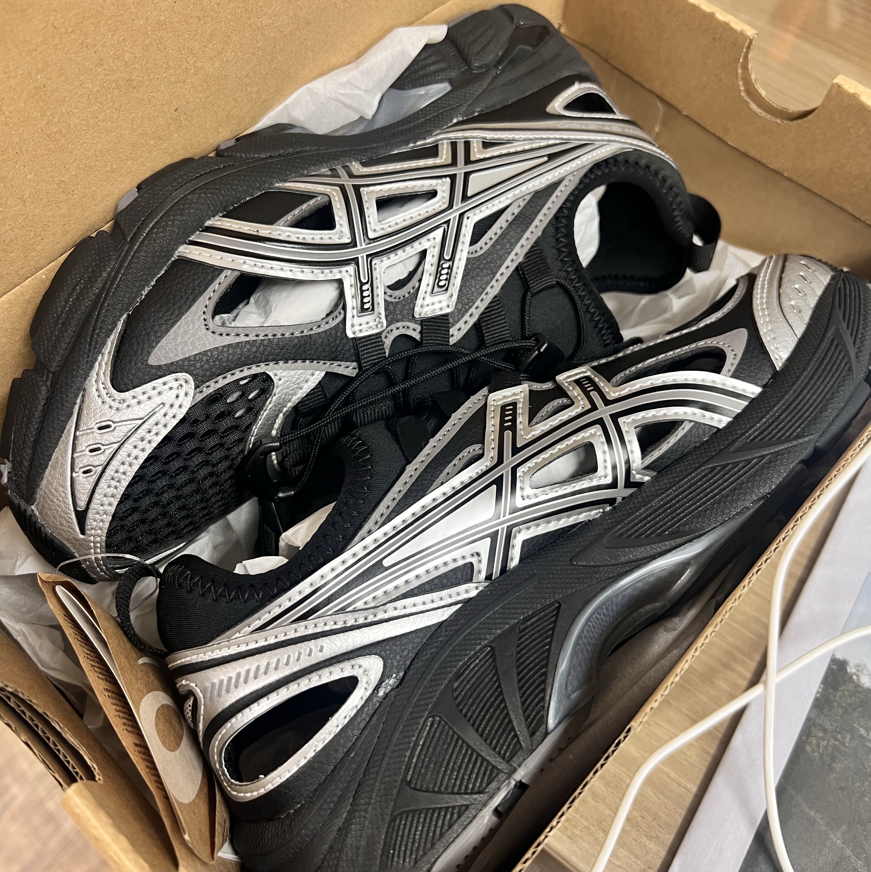 Asics GT-2160 Breeze Black Pure Silver 착용 스타일