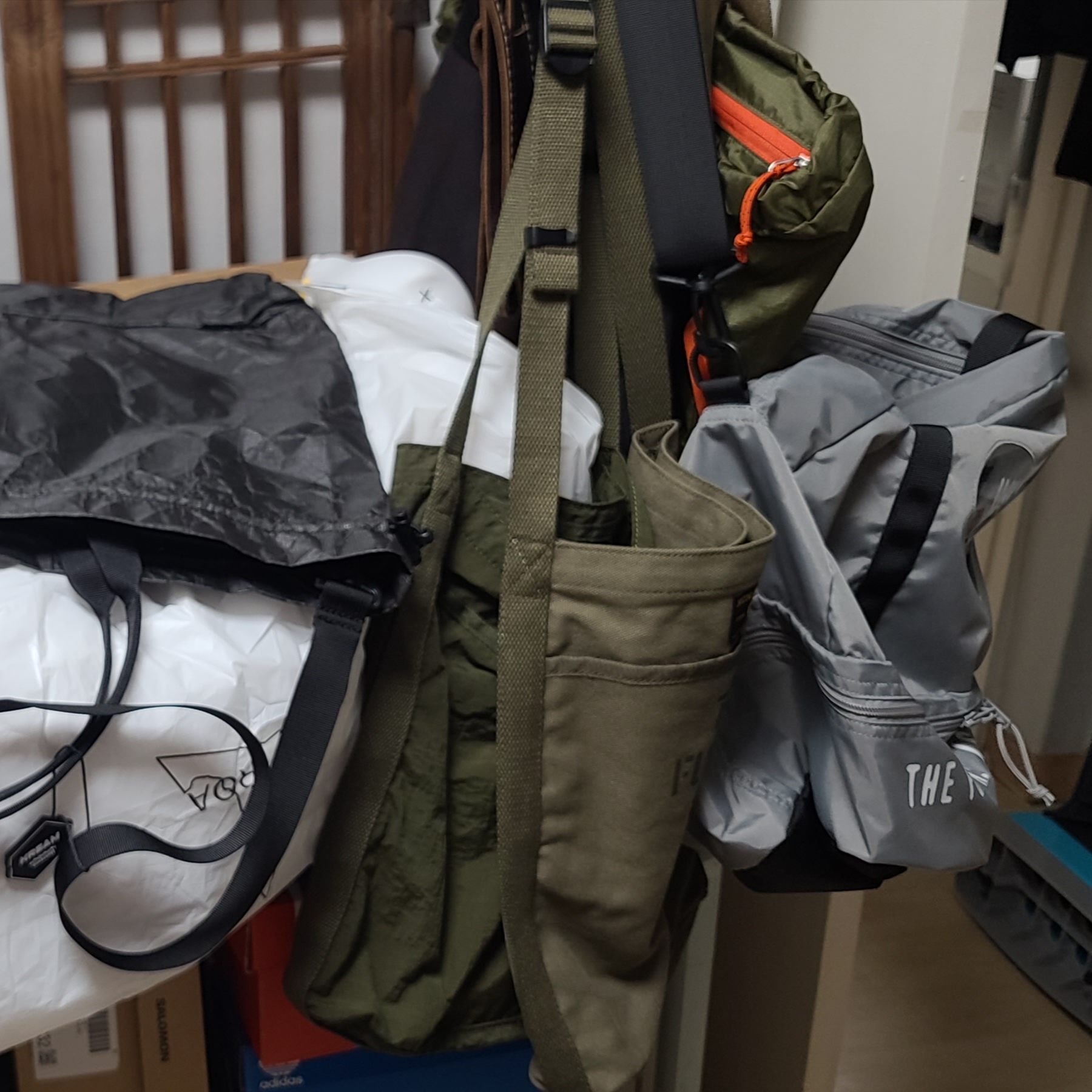 Human Made Boston Bag Gray 착용 스타일