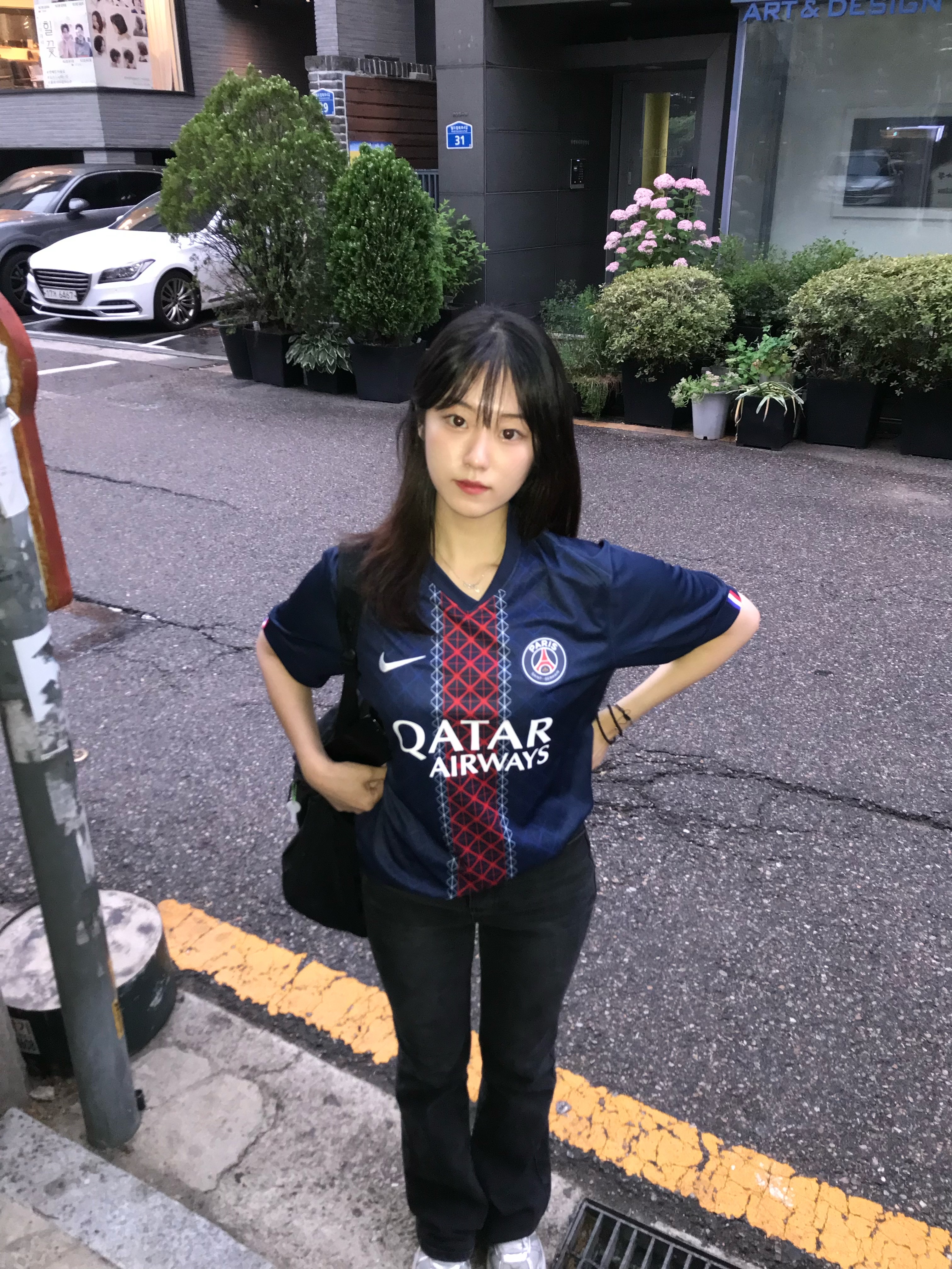 Nike Paris Saint-Germain 2025/26 Stadium Home Dri-Fit Soccer Replica Jersey Midnight Navy (Non Marking Ver.) 착용 스타일 - 1