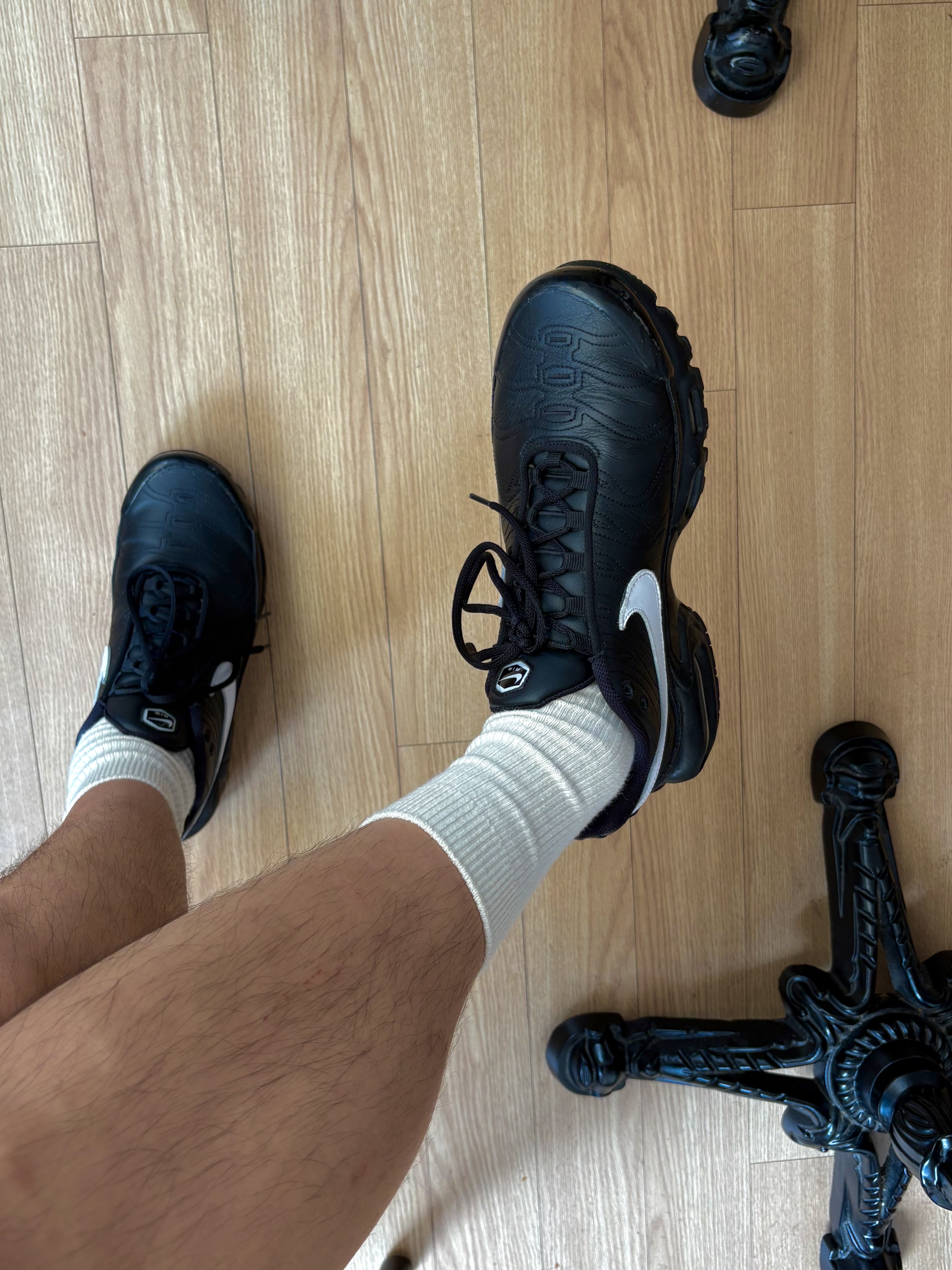 (W) Nike Air Max Plus TNPO Black 착용 스타일 - 3