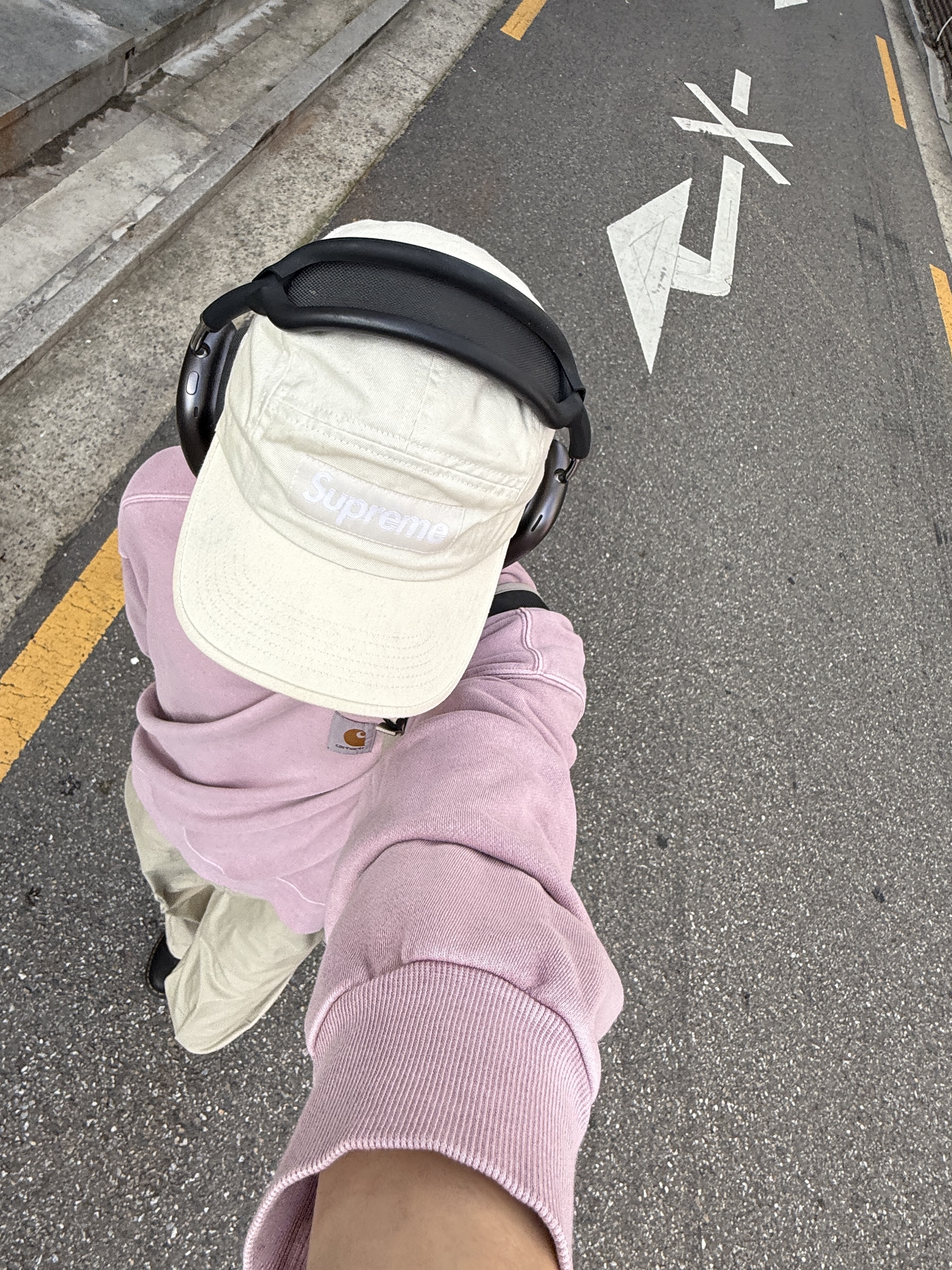 Dr. Martens 1461 Ambassador Black, Uniqlo C Wide Parachute Pants Beige - KR 착용 스타일 - 2